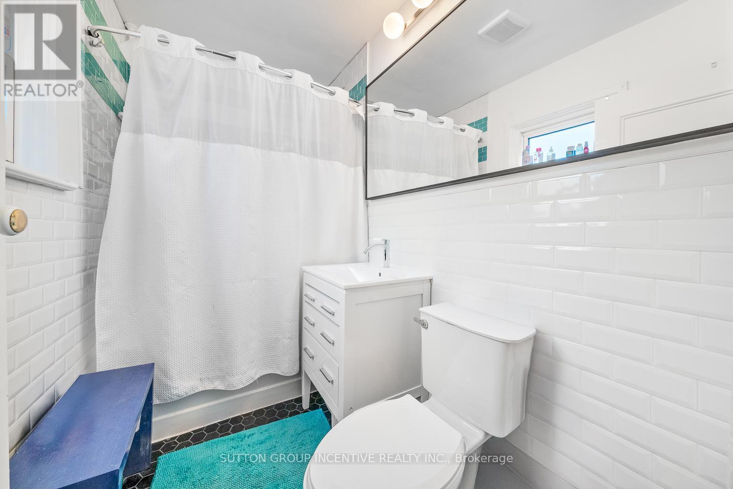 Photo 15 of 65 Barrhead Crescent, Toronto ON