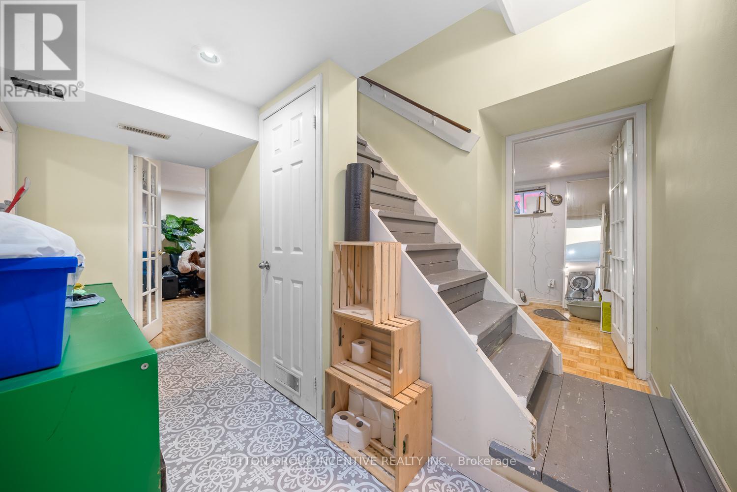 Photo 8 of 65 Barrhead Crescent, Toronto ON