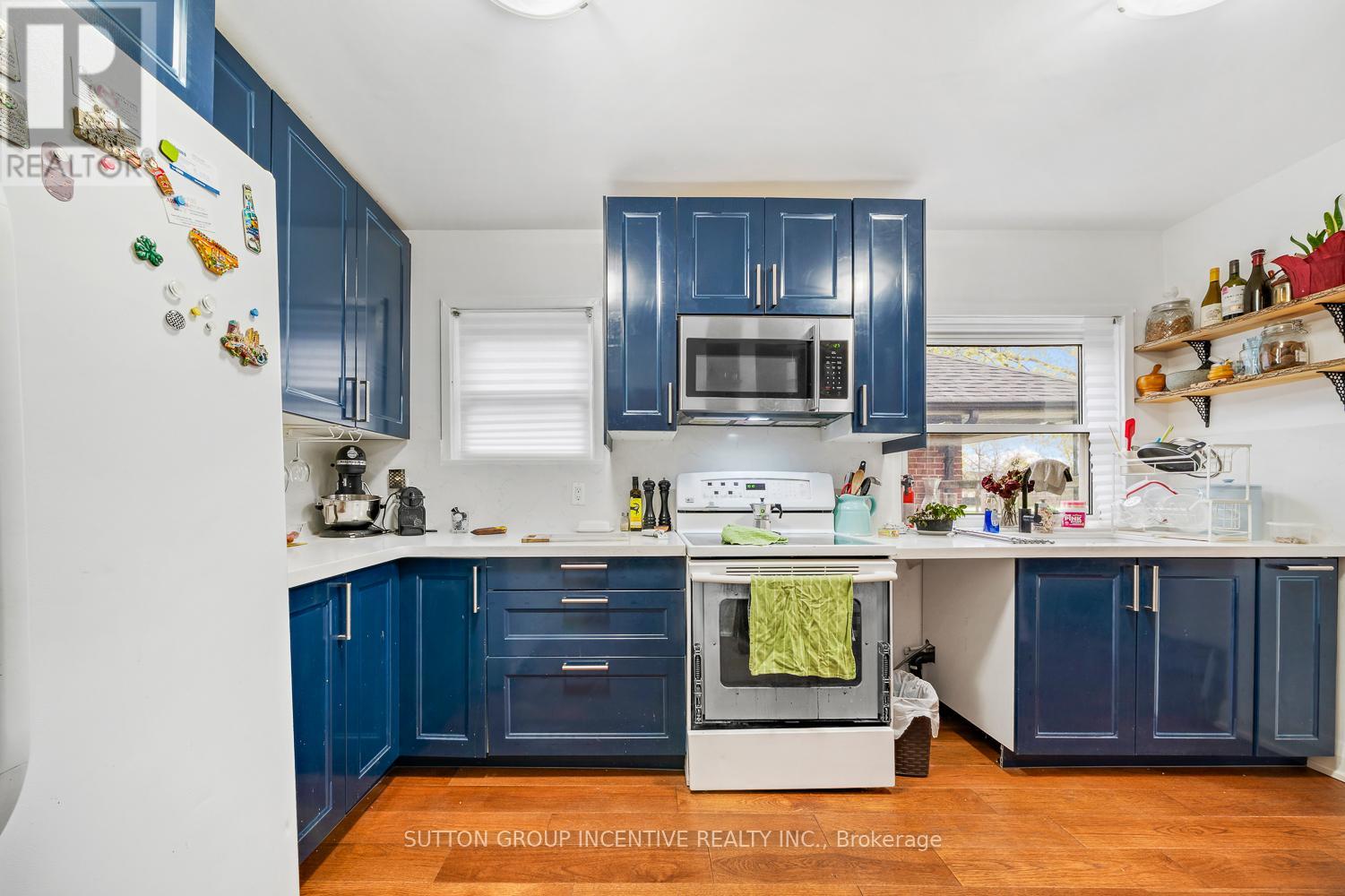 Photo 12 of 65 Barrhead Crescent, Toronto ON