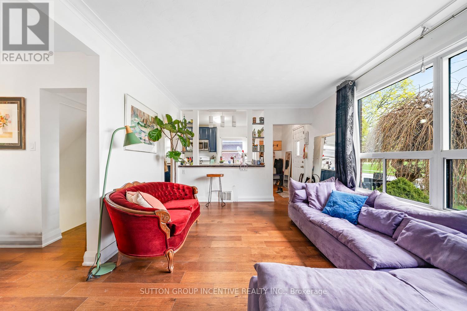Photo 5 of 65 Barrhead Crescent, Toronto ON
