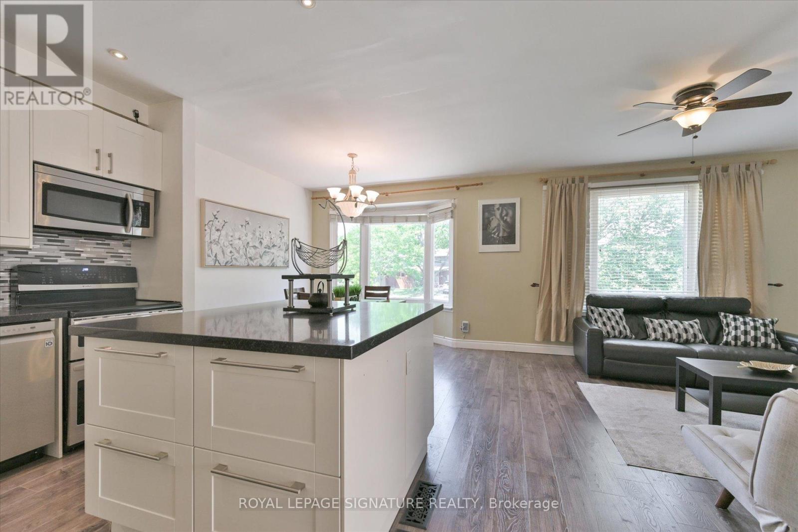Photo 7 of 4291 Pheasant Run, Mississauga ON