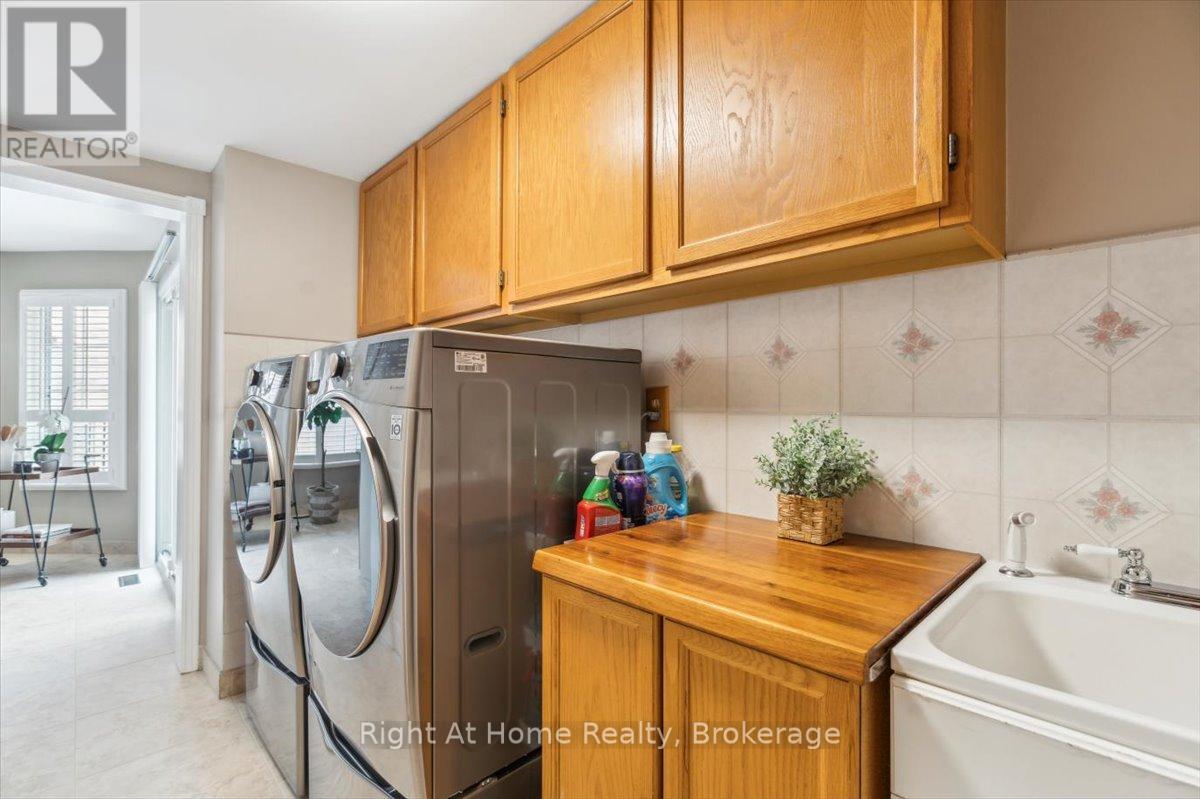 Photo 12 of 236 Odonoghue Avenue, Oakville ON
