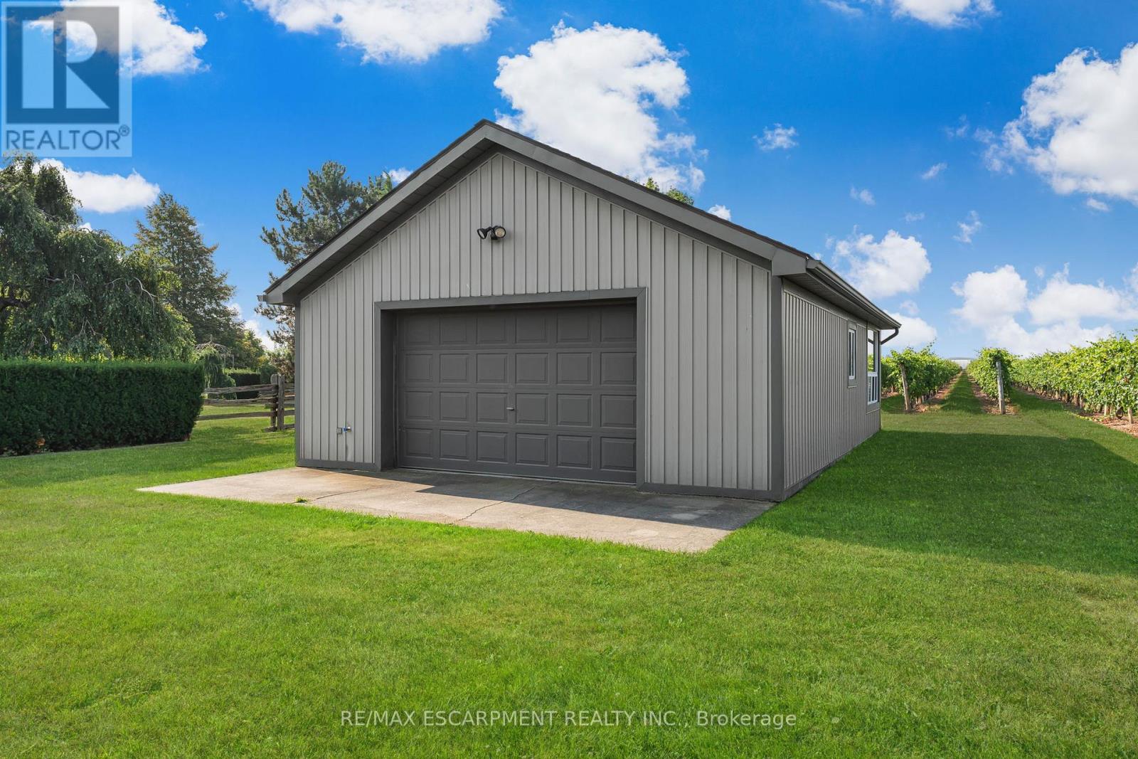 Photo 29 of 3503 Lakeshore Road, Lincoln ON