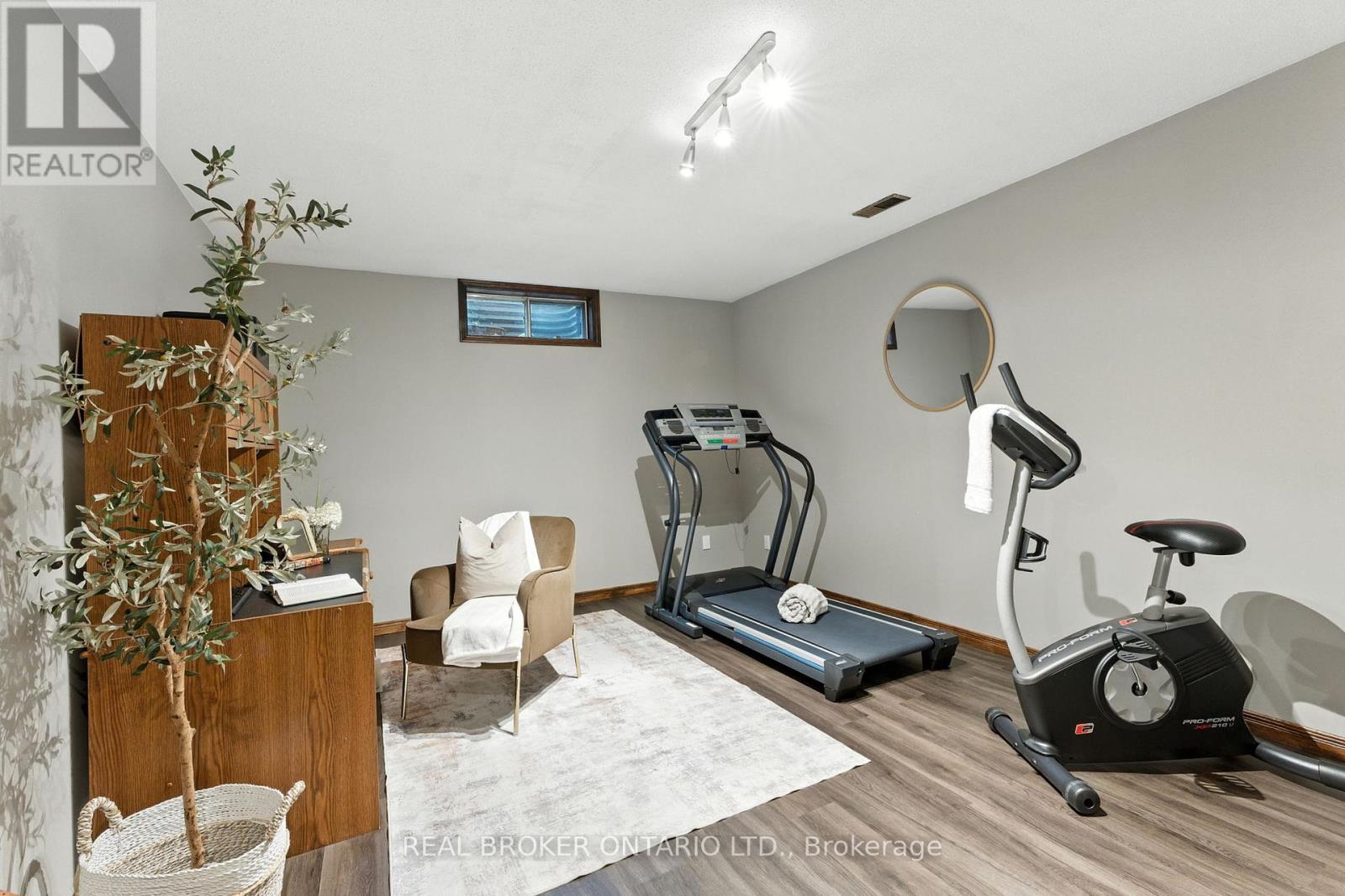 Photo 1 of 18 Isabel Drive, Brant ON