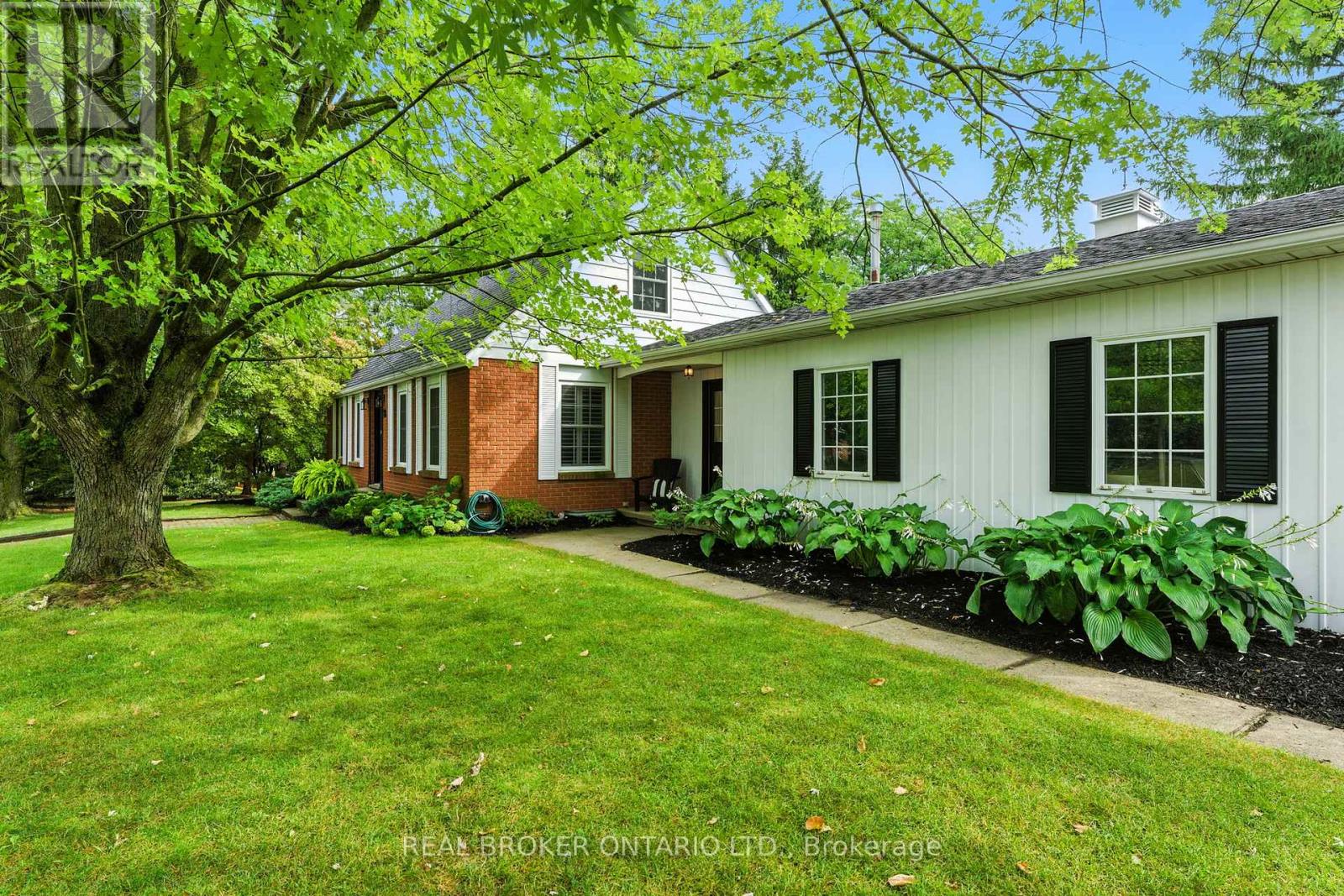 Photo 14 of 18 Isabel Drive, Brant ON