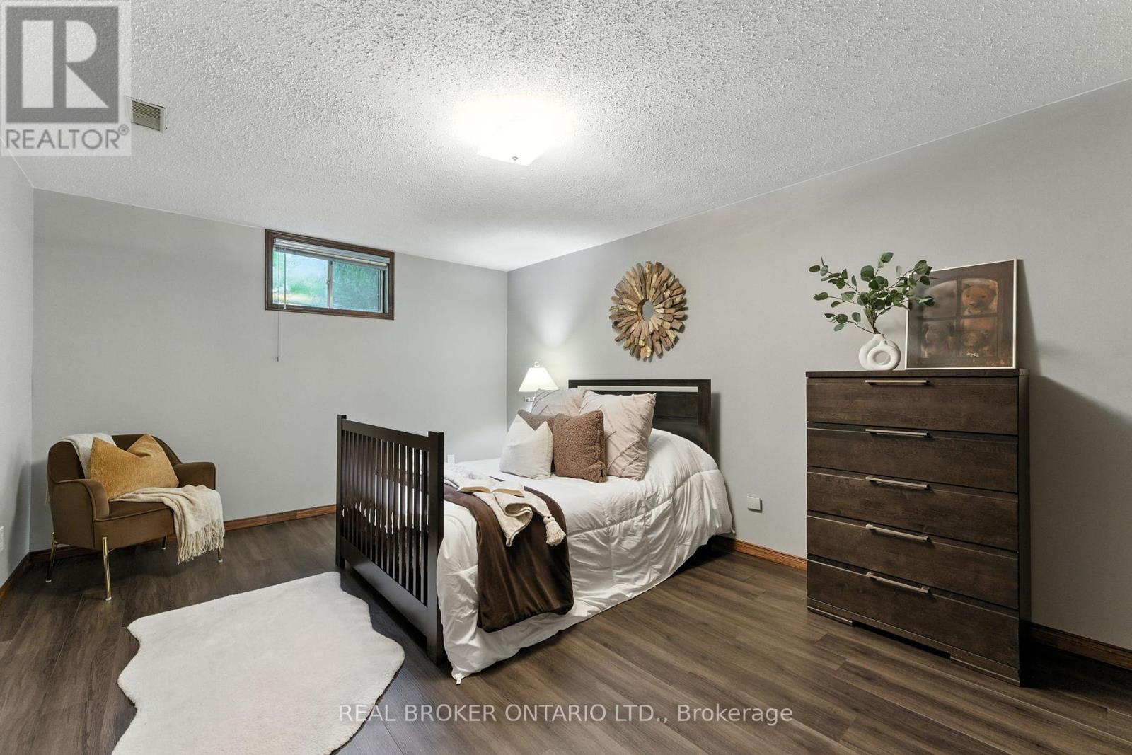 Photo 28 of 18 Isabel Drive, Brant ON