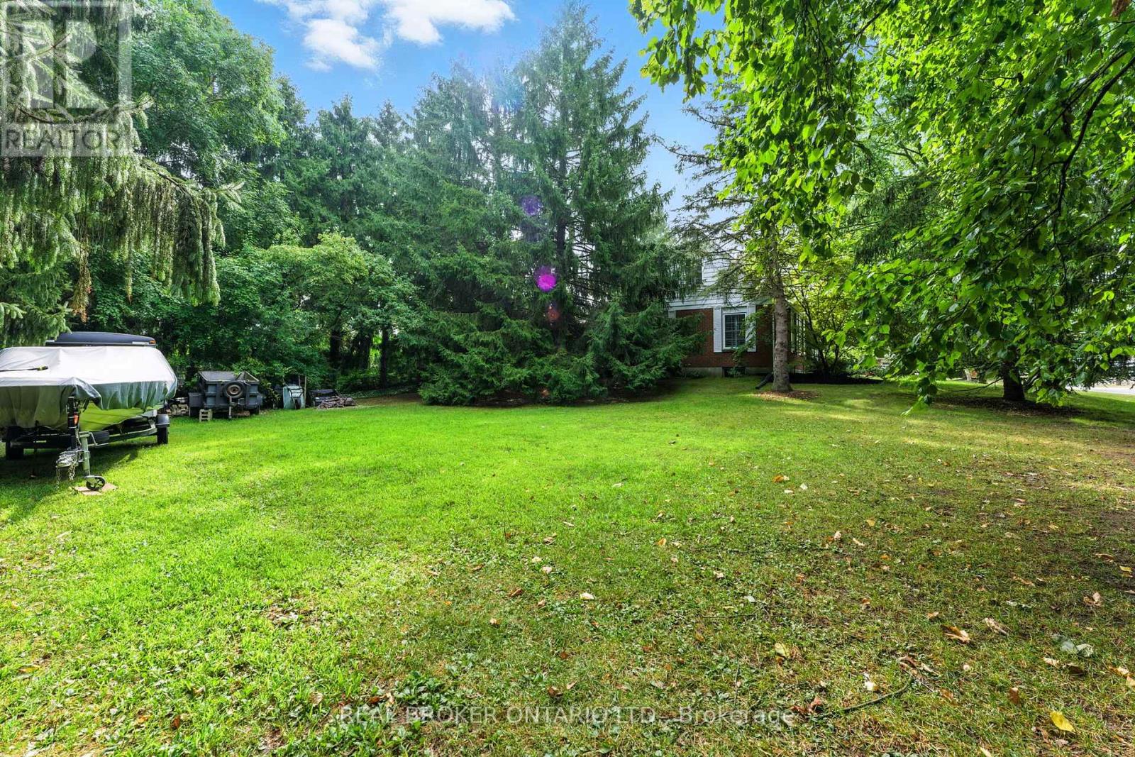 Photo 11 of 18 Isabel Drive, Brant ON