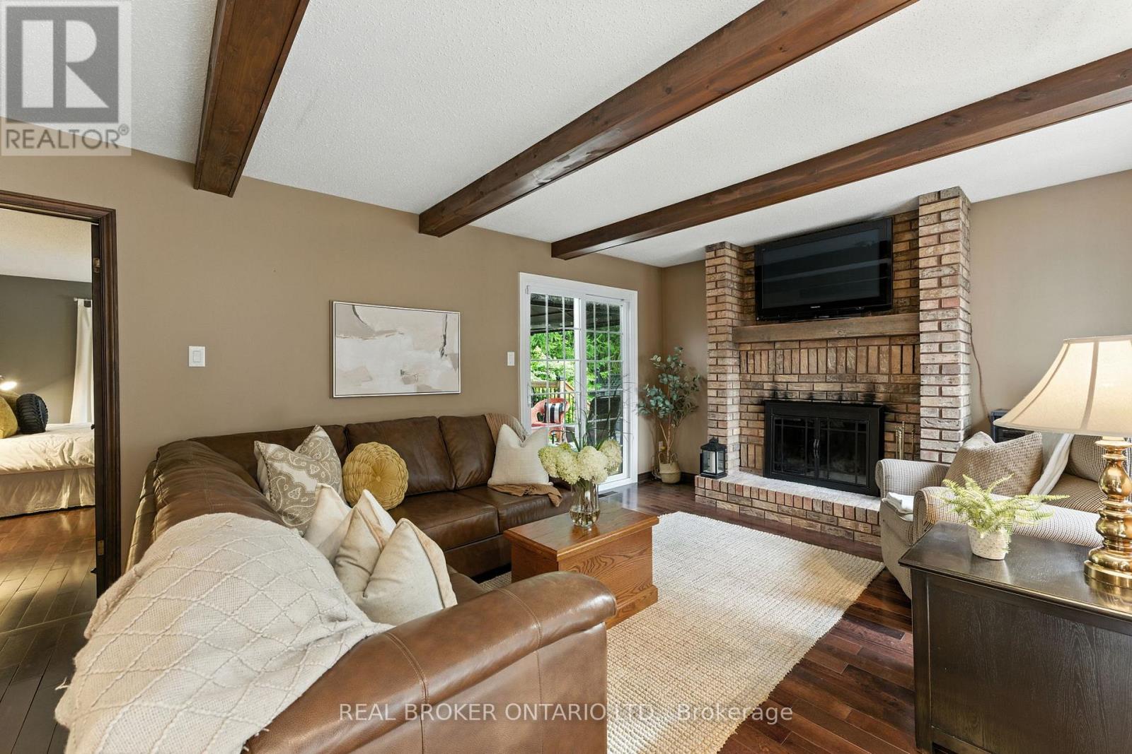 Photo 38 of 18 Isabel Drive, Brant ON