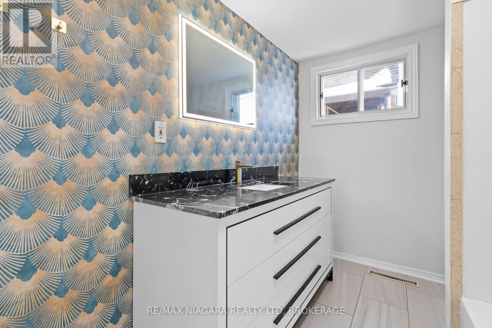 Photo 18 of 115 Kinnear Street, Port Colborne ON