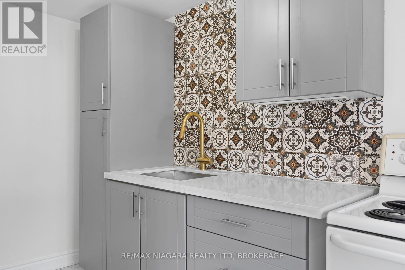 Photo 11 of 115 Kinnear Street, Port Colborne ON