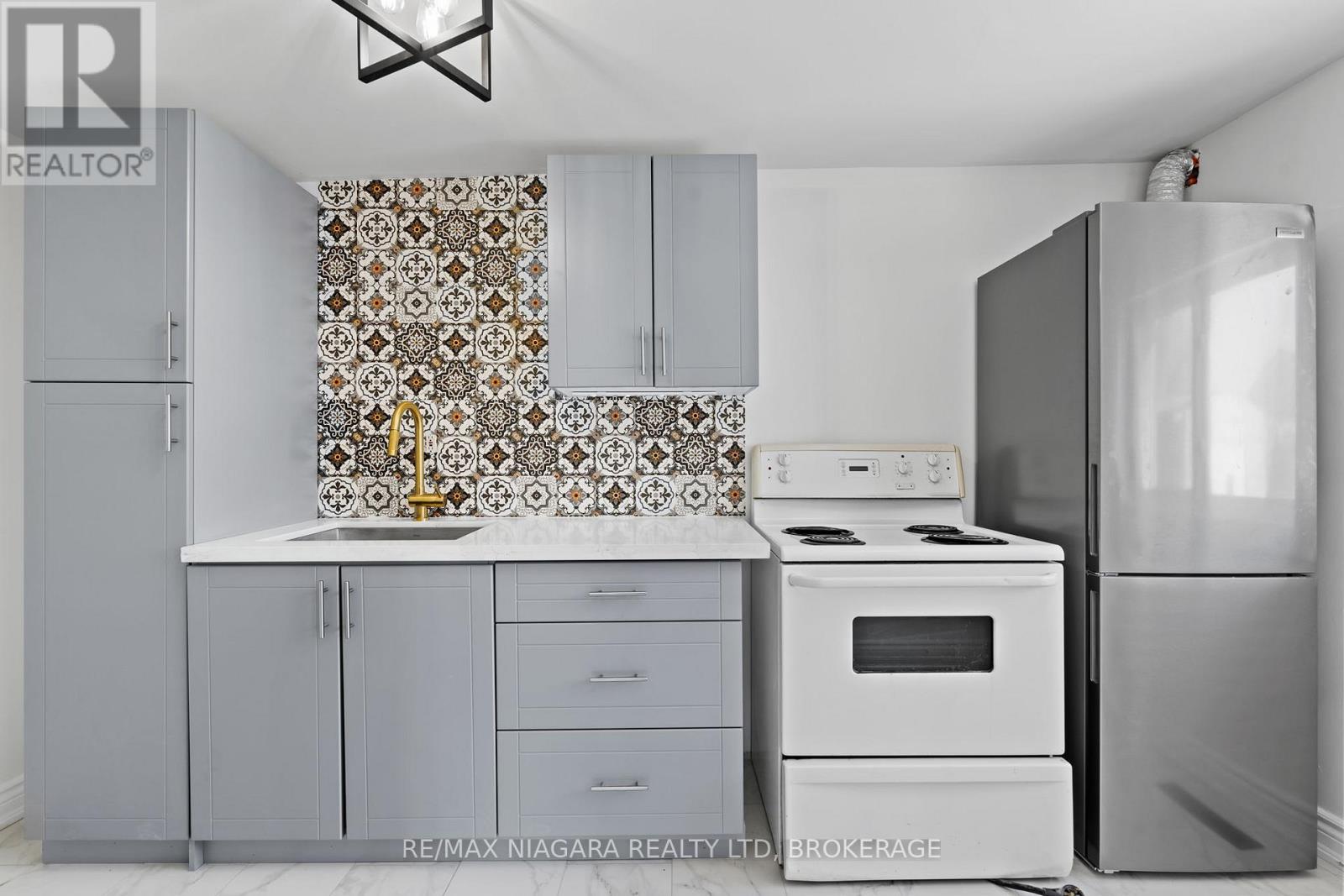 Photo 31 of 115 Kinnear Street, Port Colborne ON