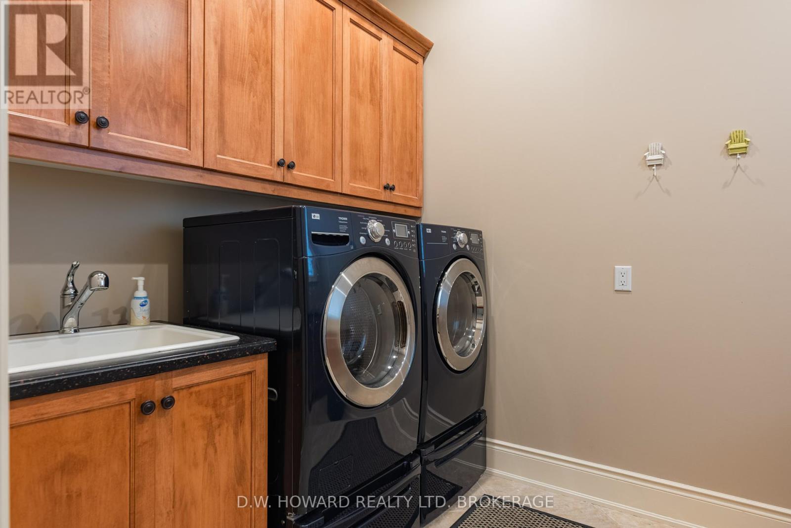 Photo 5 of 4955 South Shore Road, Fort Erie ON