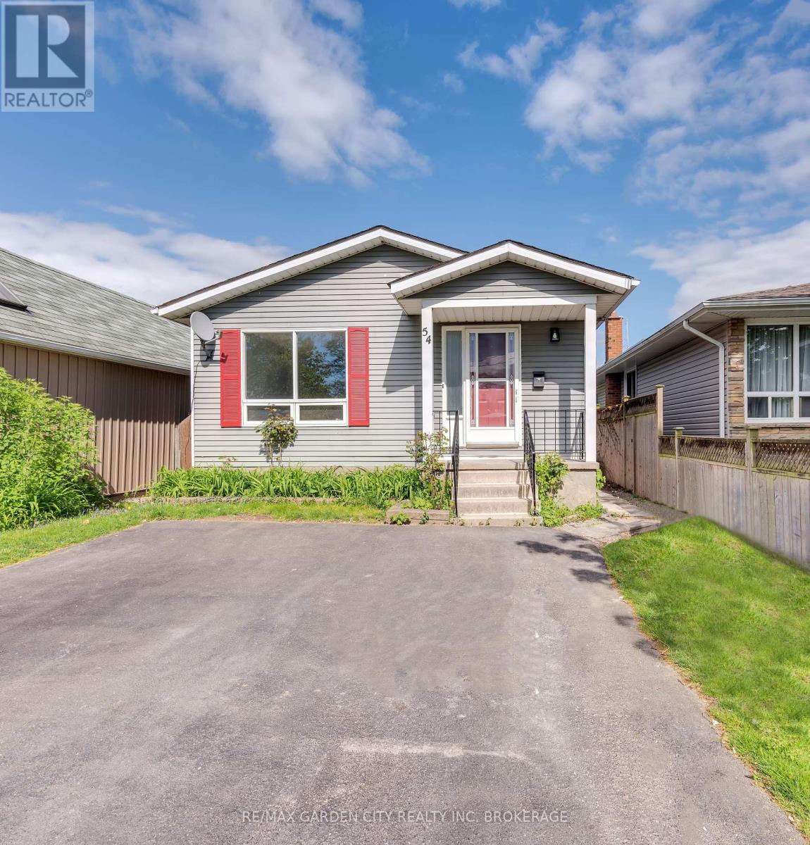 Photo 6 of 54 Bogart Street, St Catharines ON