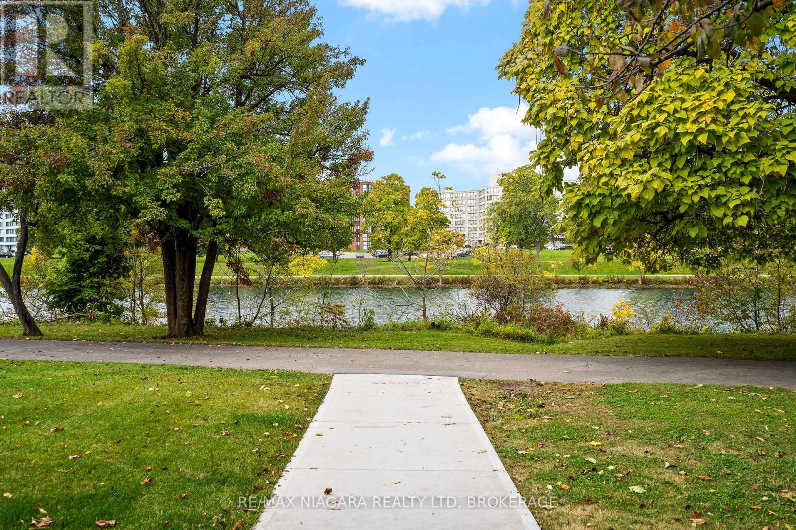 Photo 18 of 32 State Street, Welland ON