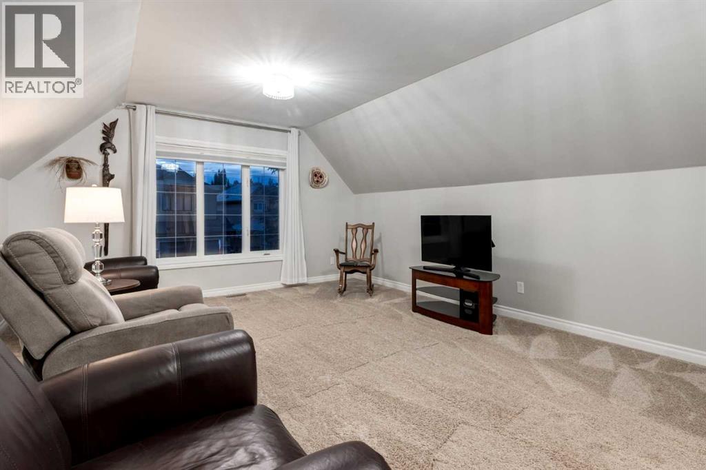 Single Family House for Sale in  EVERGREEN Way SW Calgary 