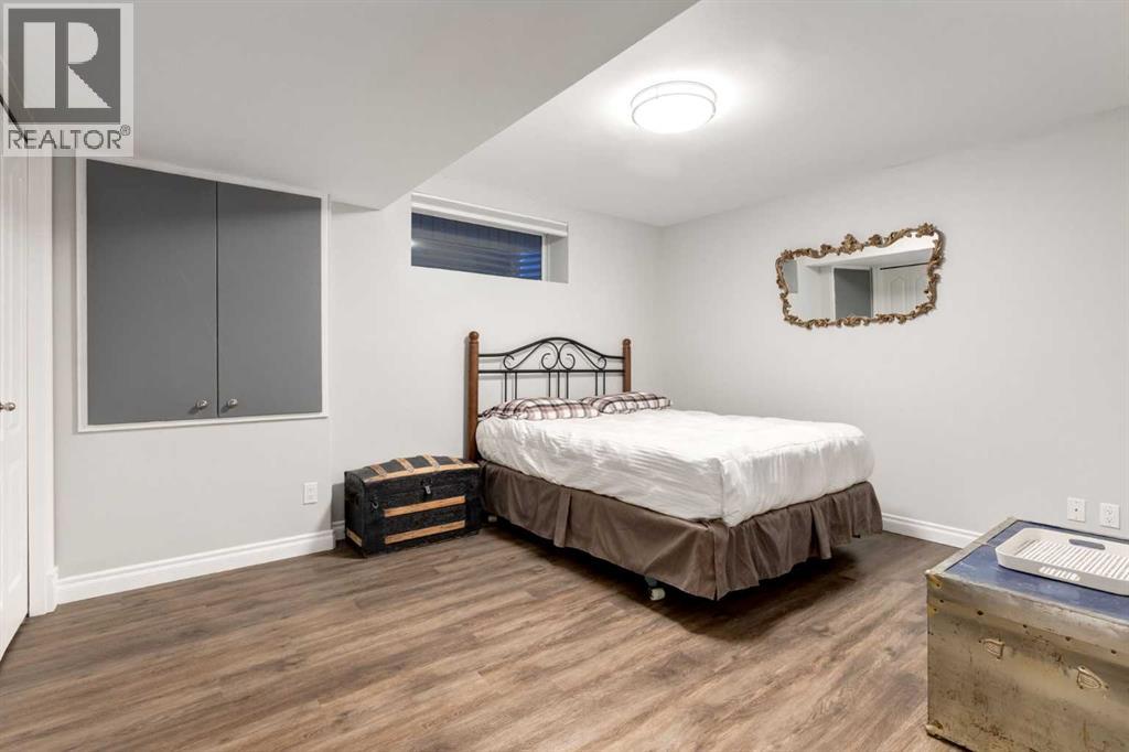 Single Family House for Sale in  EVERGREEN Way SW Calgary 
