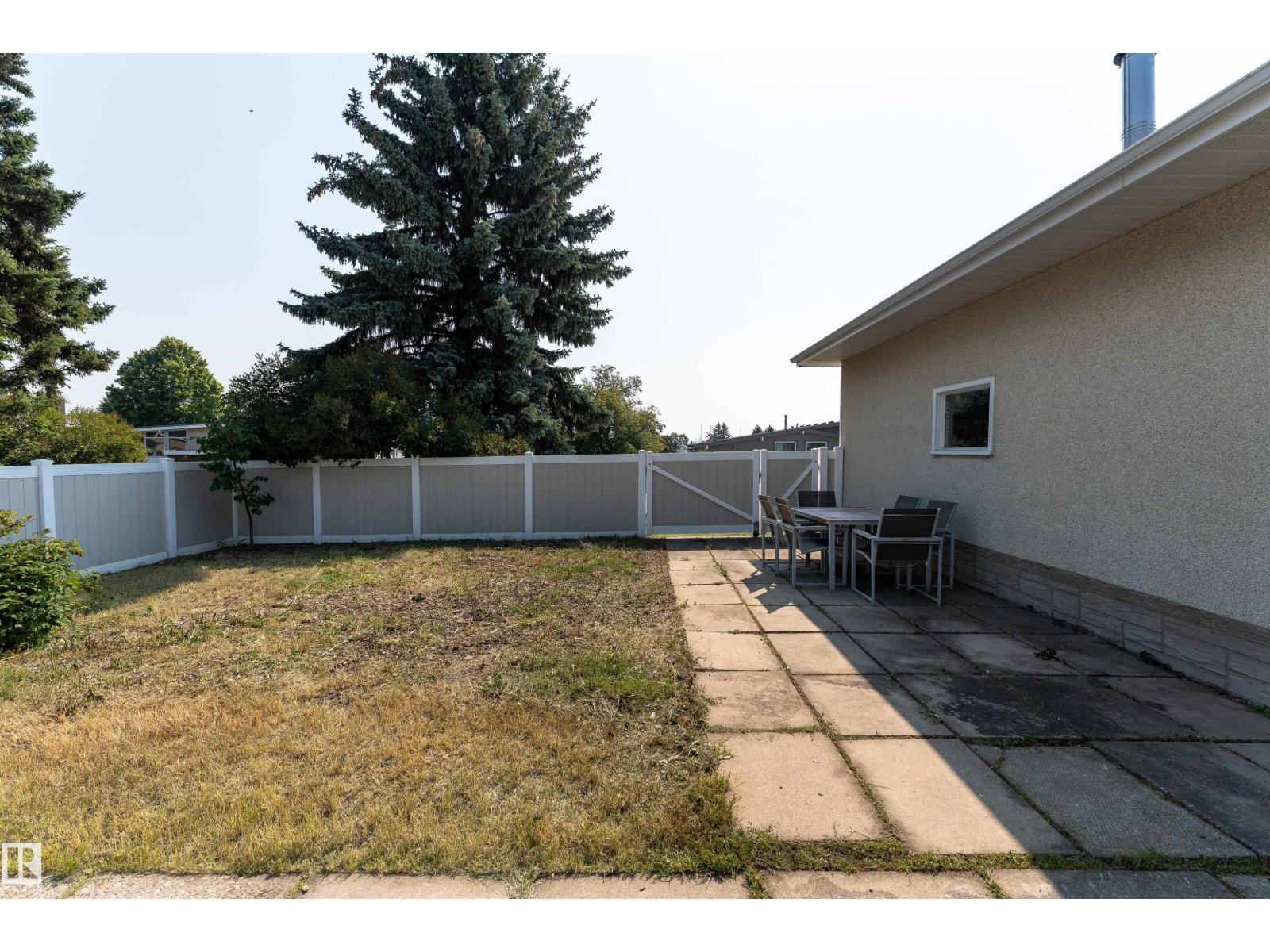 Photo 42 of 10404 34 St Nw, Edmonton AB