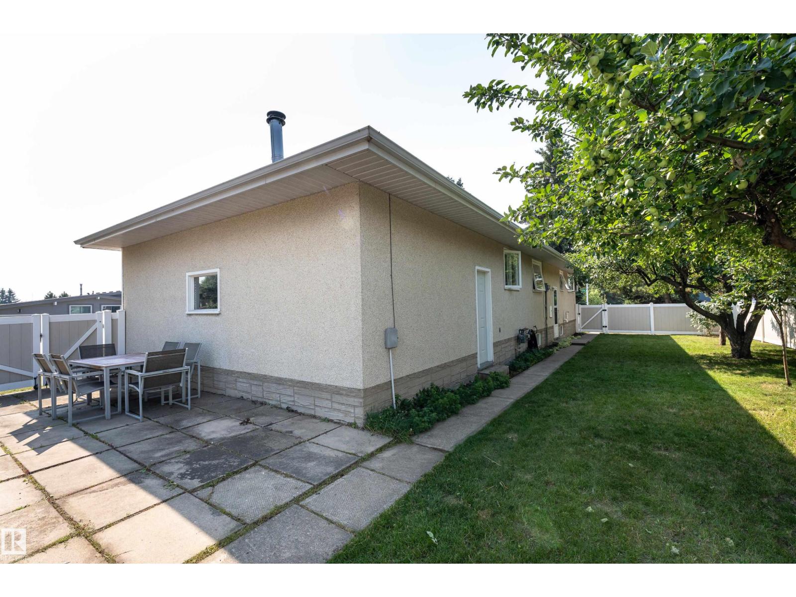 Photo 43 of 10404 34 St Nw, Edmonton AB