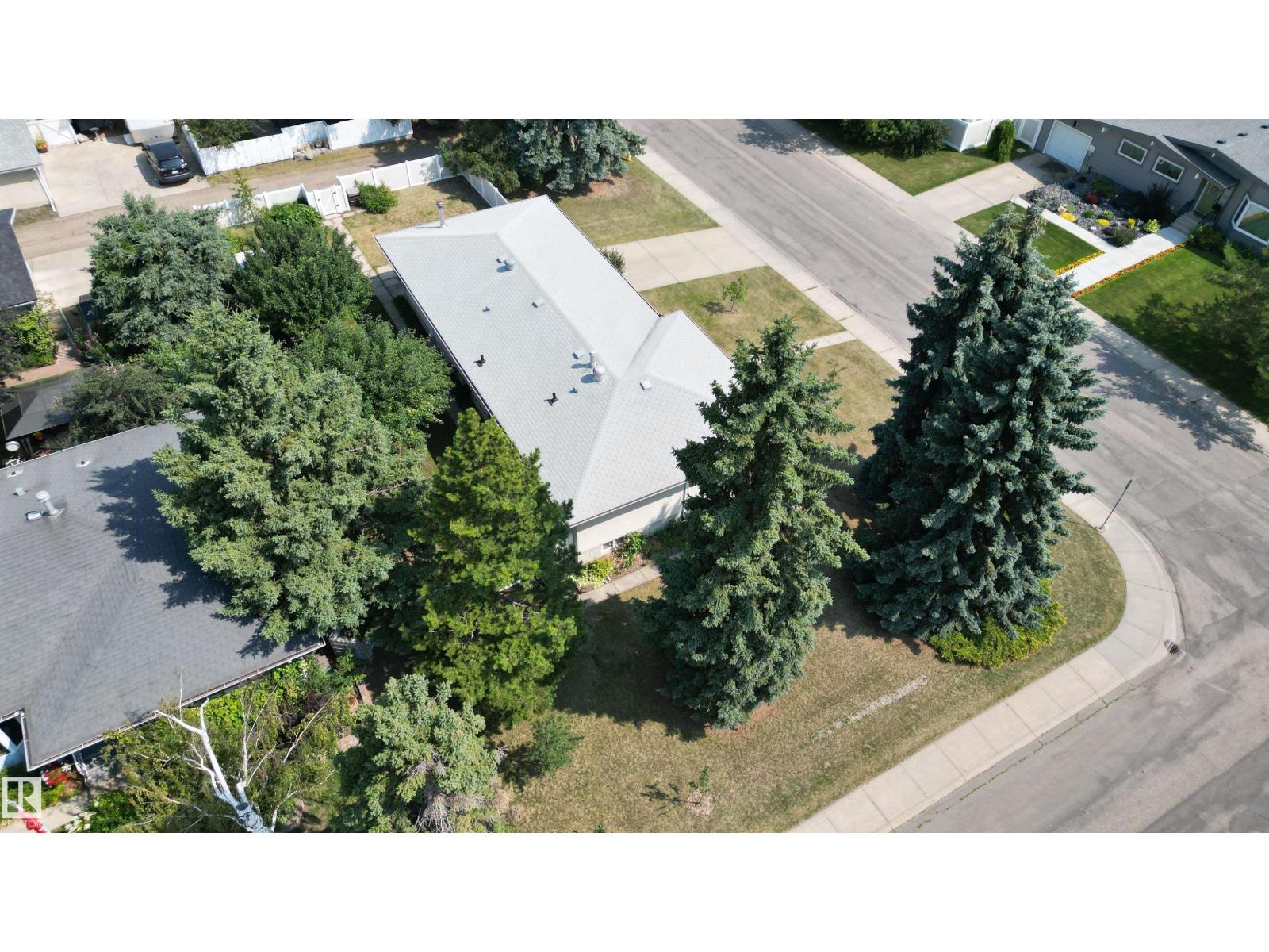 Photo 47 of 10404 34 St Nw, Edmonton AB