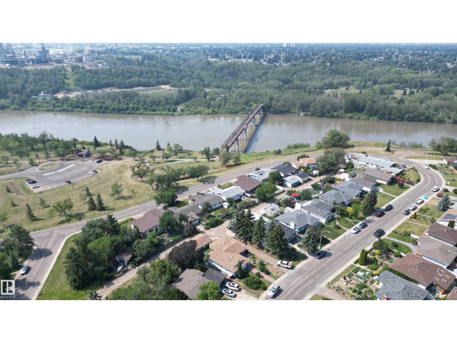 Photo 51 of 10404 34 St Nw, Edmonton AB