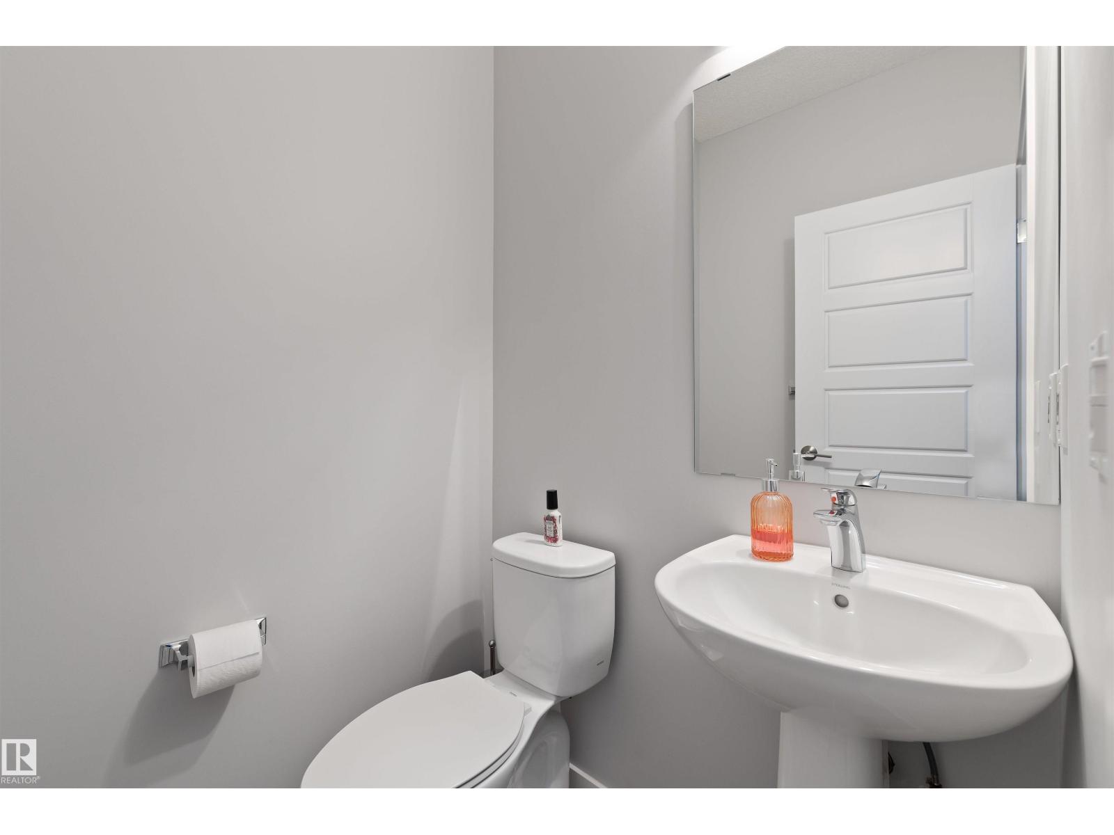 Photo 9 of 2324 71 St Sw, Edmonton AB