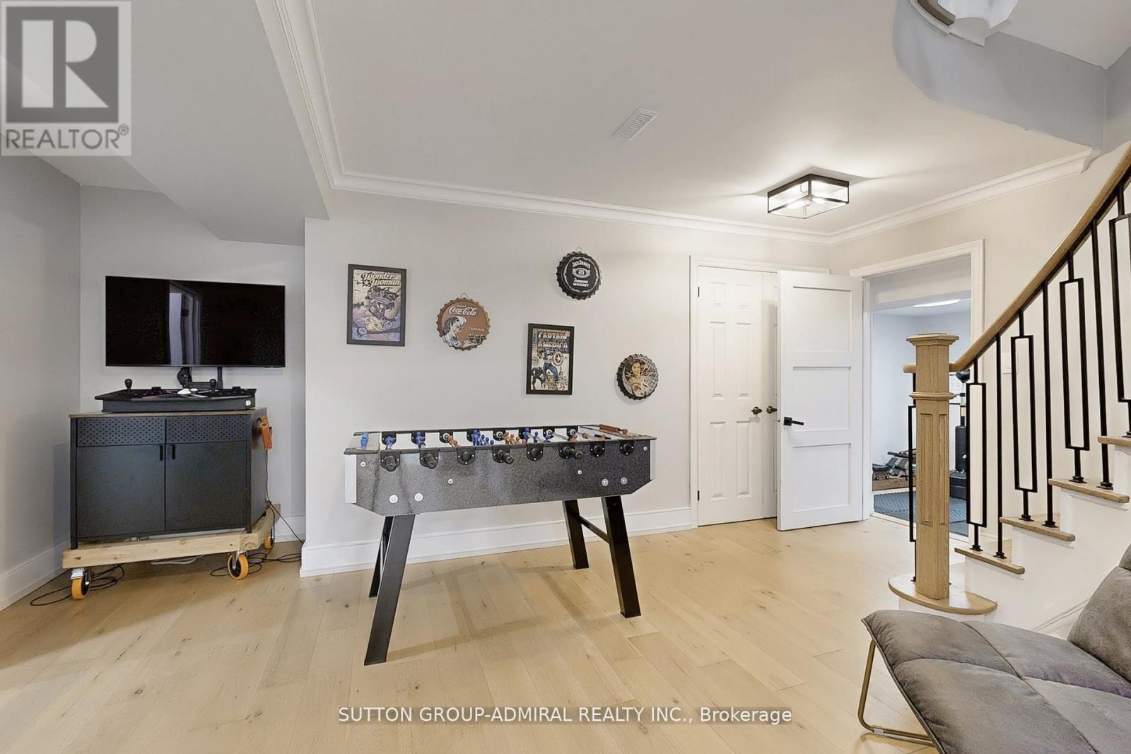 Photo 2 of 18 Tannery Court, Richmond Hill ON
