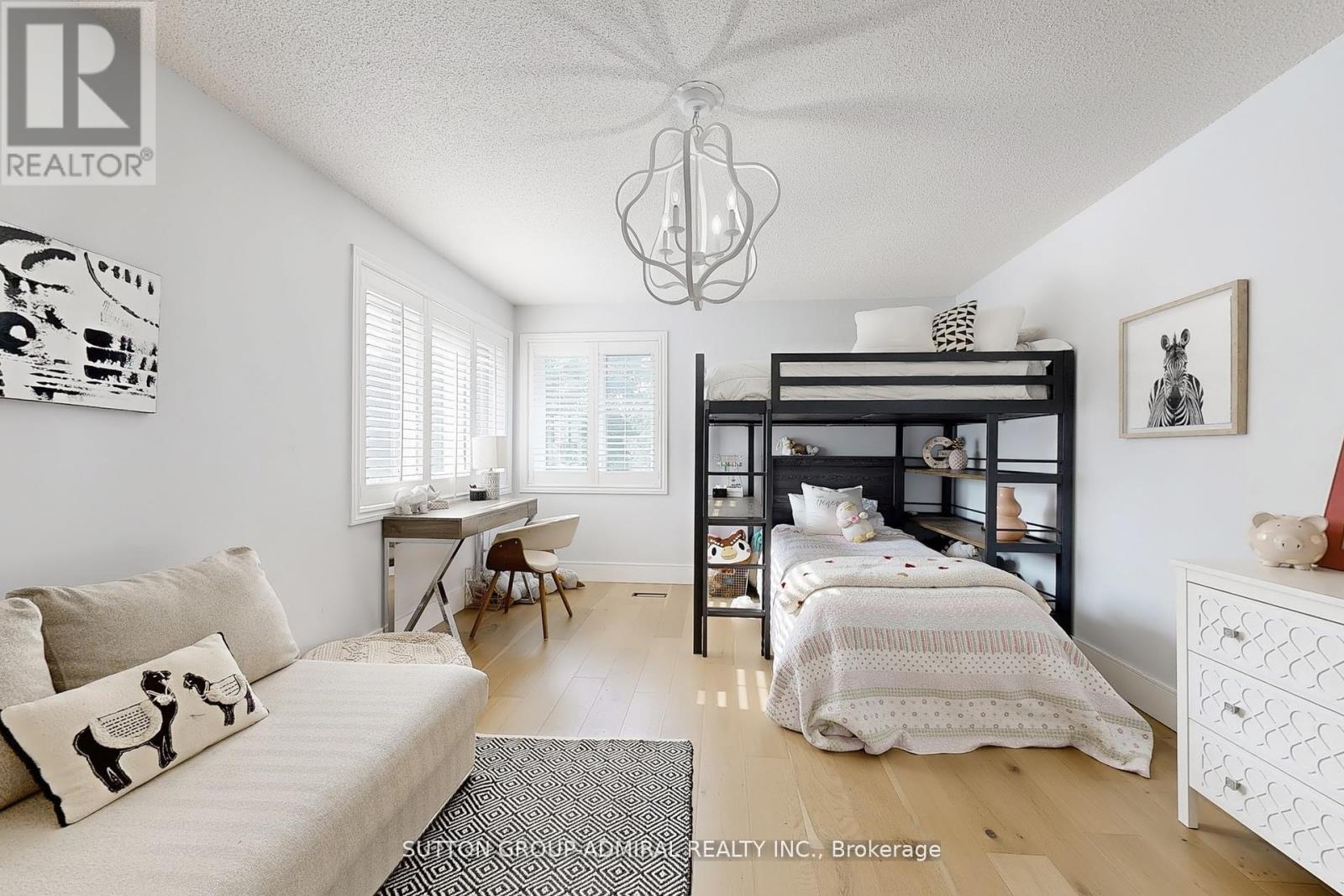 Photo 16 of 18 Tannery Court, Richmond Hill ON