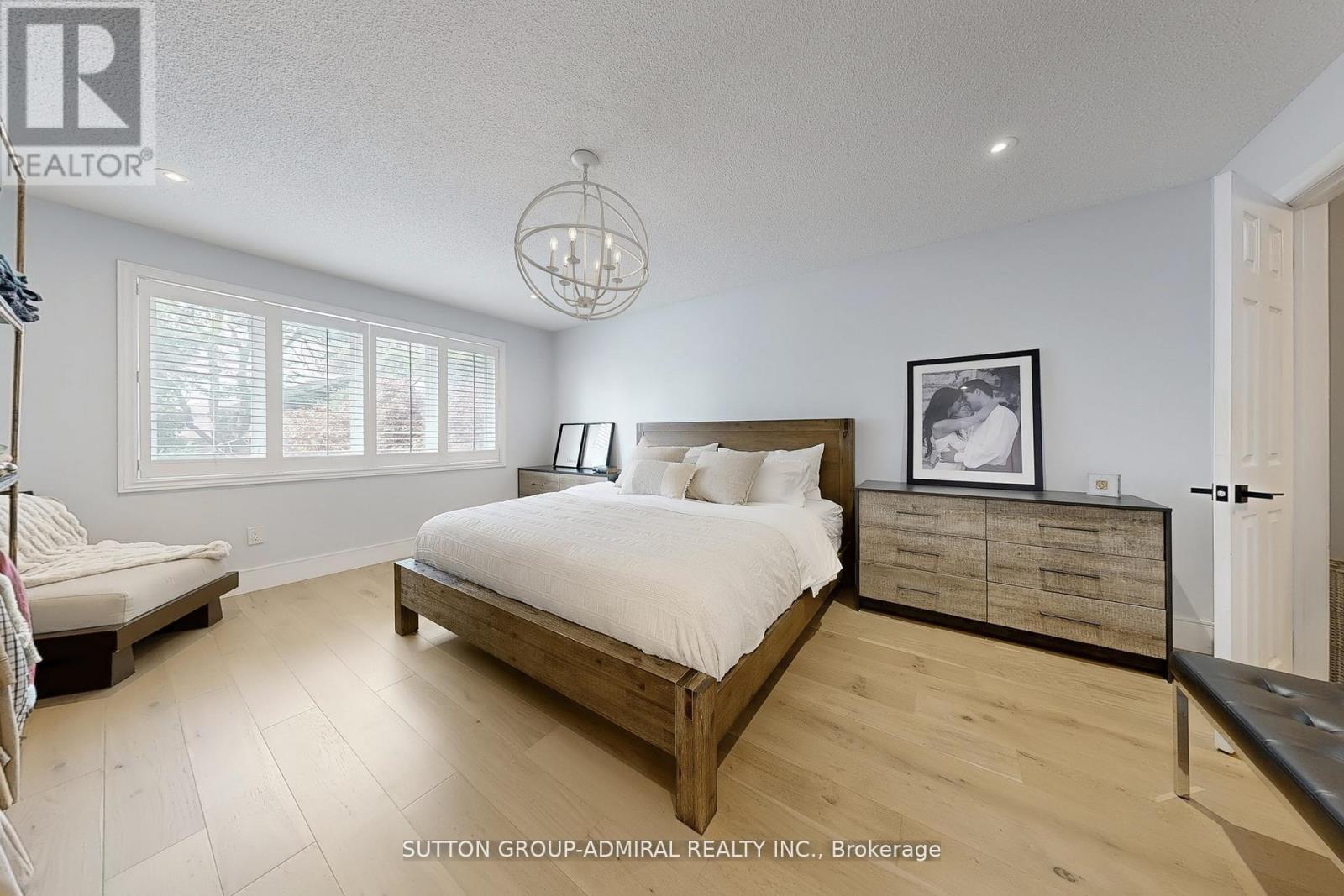 Photo 35 of 18 Tannery Court, Richmond Hill ON