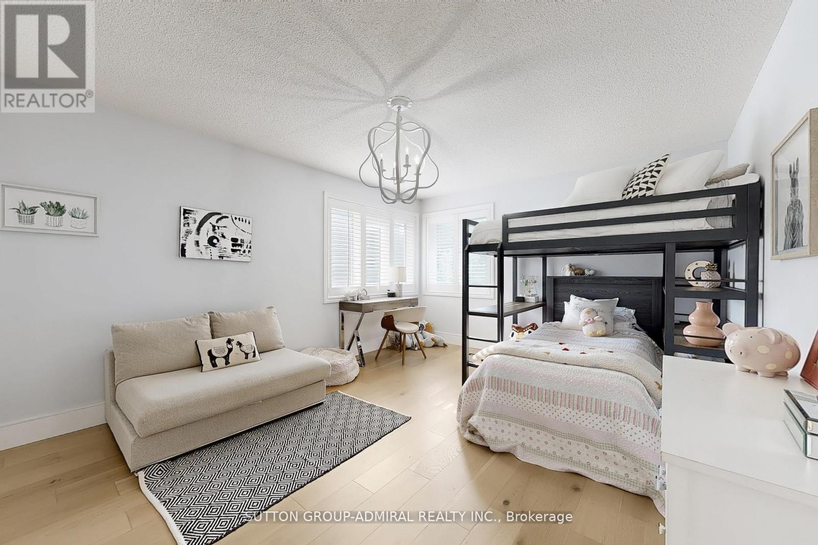 Photo 15 of 18 Tannery Court, Richmond Hill ON