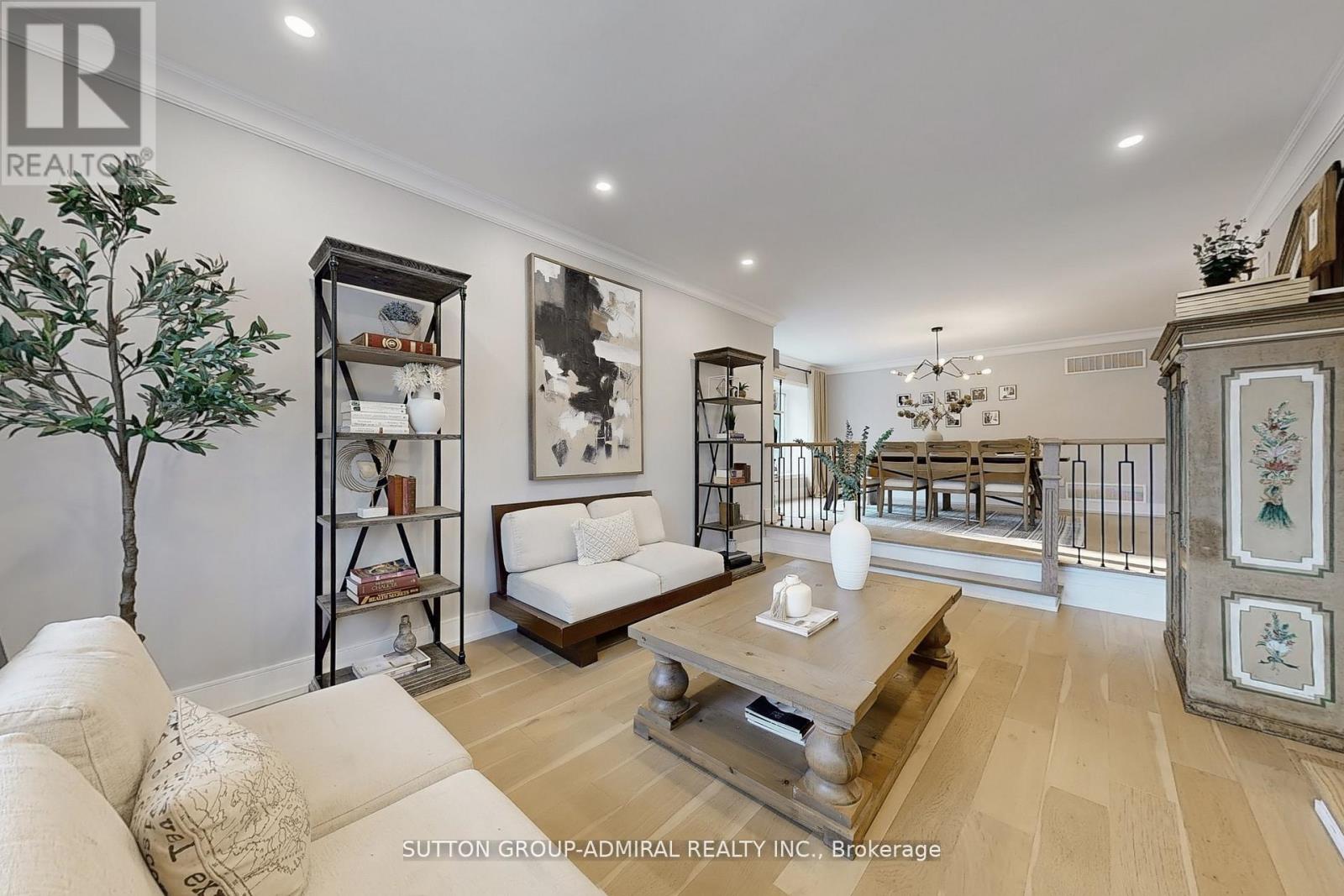 Photo 40 of 18 Tannery Court, Richmond Hill ON
