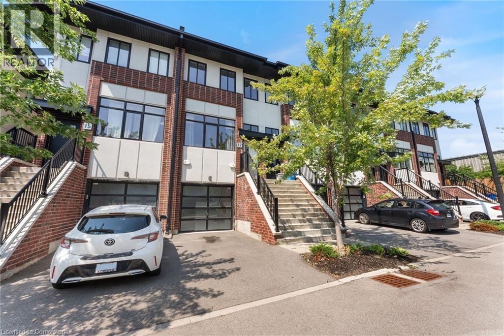 Photo 30 of 17 Mulhollard Lane, Ancaster ON