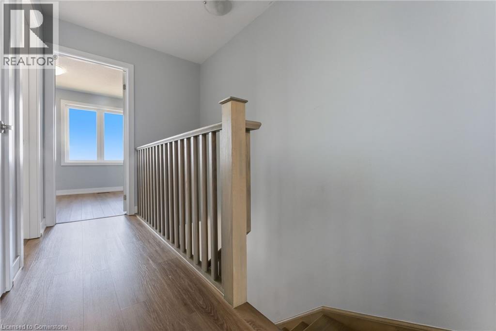 Photo 13 of 17 Mulhollard Lane, Ancaster ON