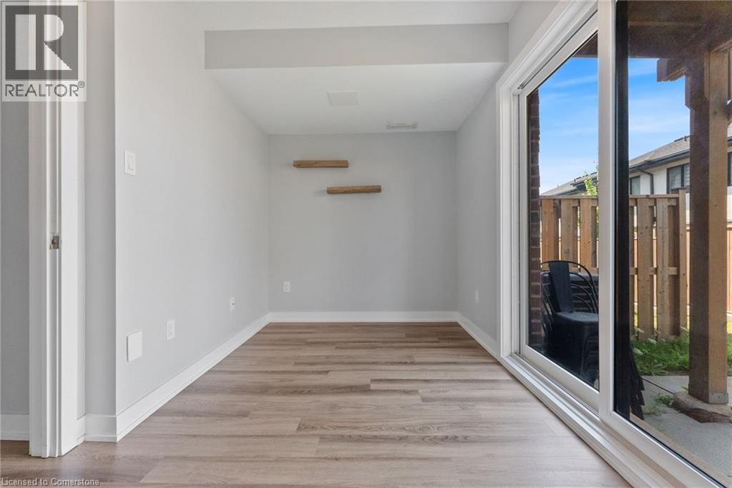 Photo 28 of 17 Mulhollard Lane, Ancaster ON