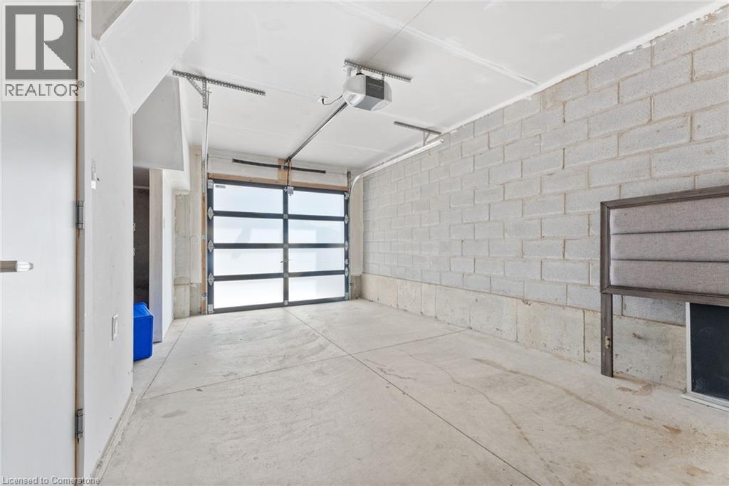 Photo 19 of 17 Mulhollard Lane, Ancaster ON