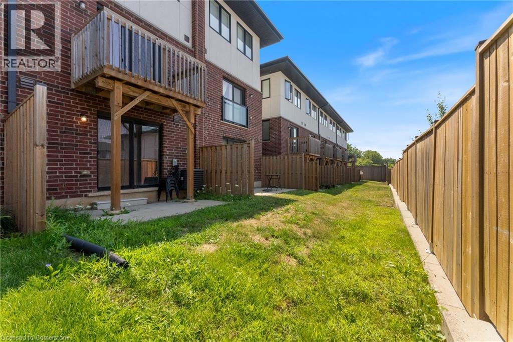 Photo 25 of 17 Mulhollard Lane, Ancaster ON