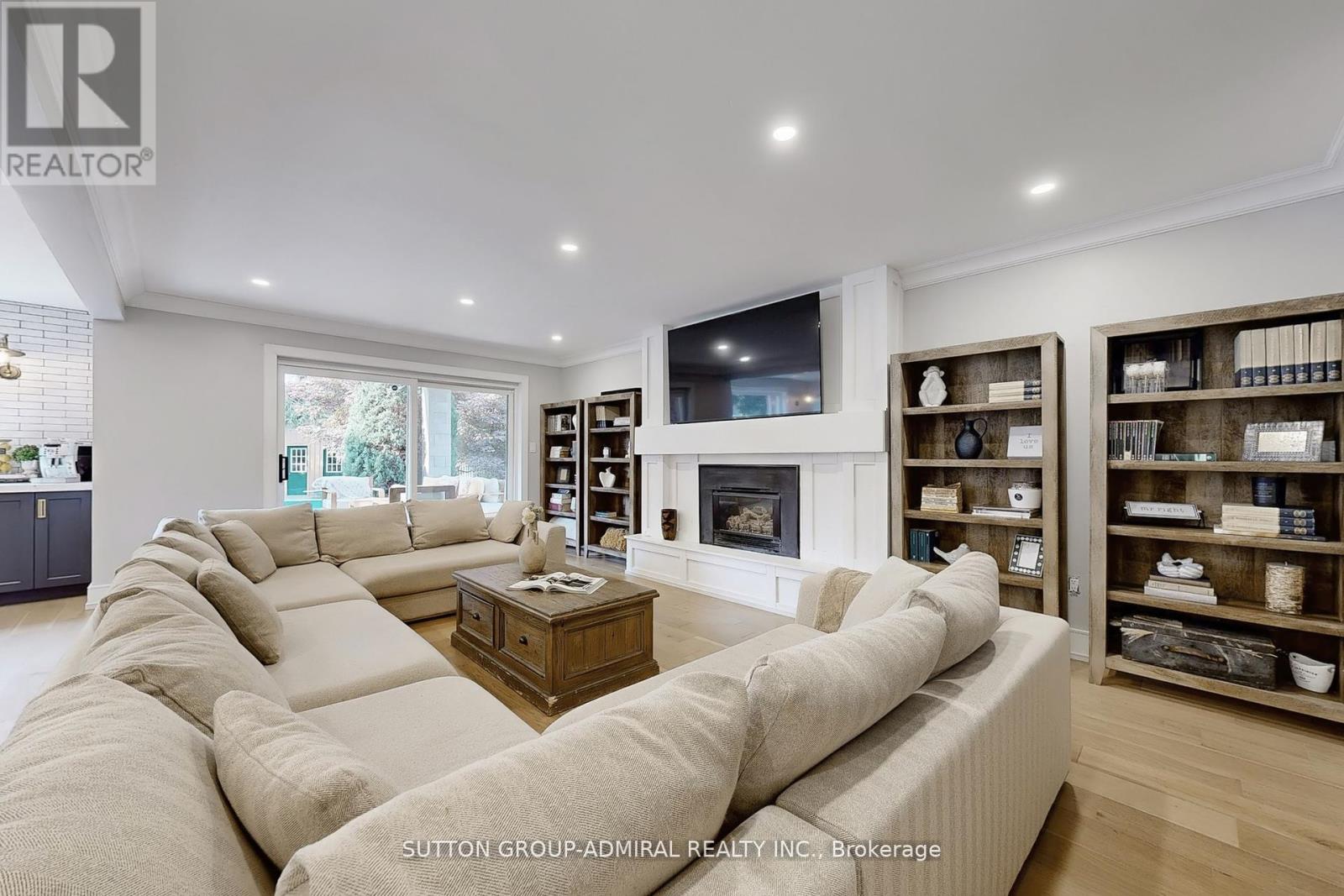 Photo 29 of 18 Tannery Court, Richmond Hill ON