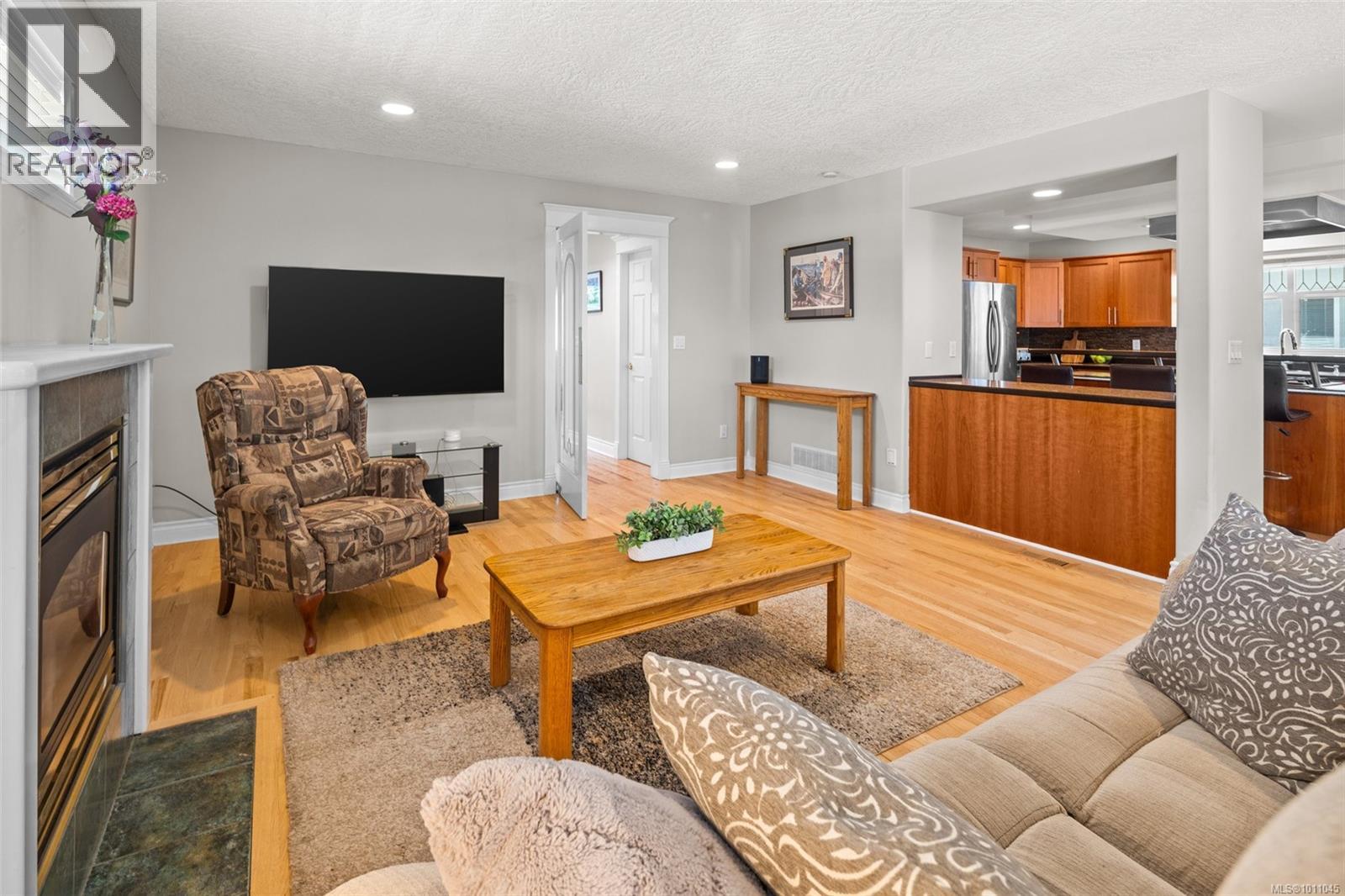 Photo 34 of 1644 Monterey Ave, Oak Bay BC