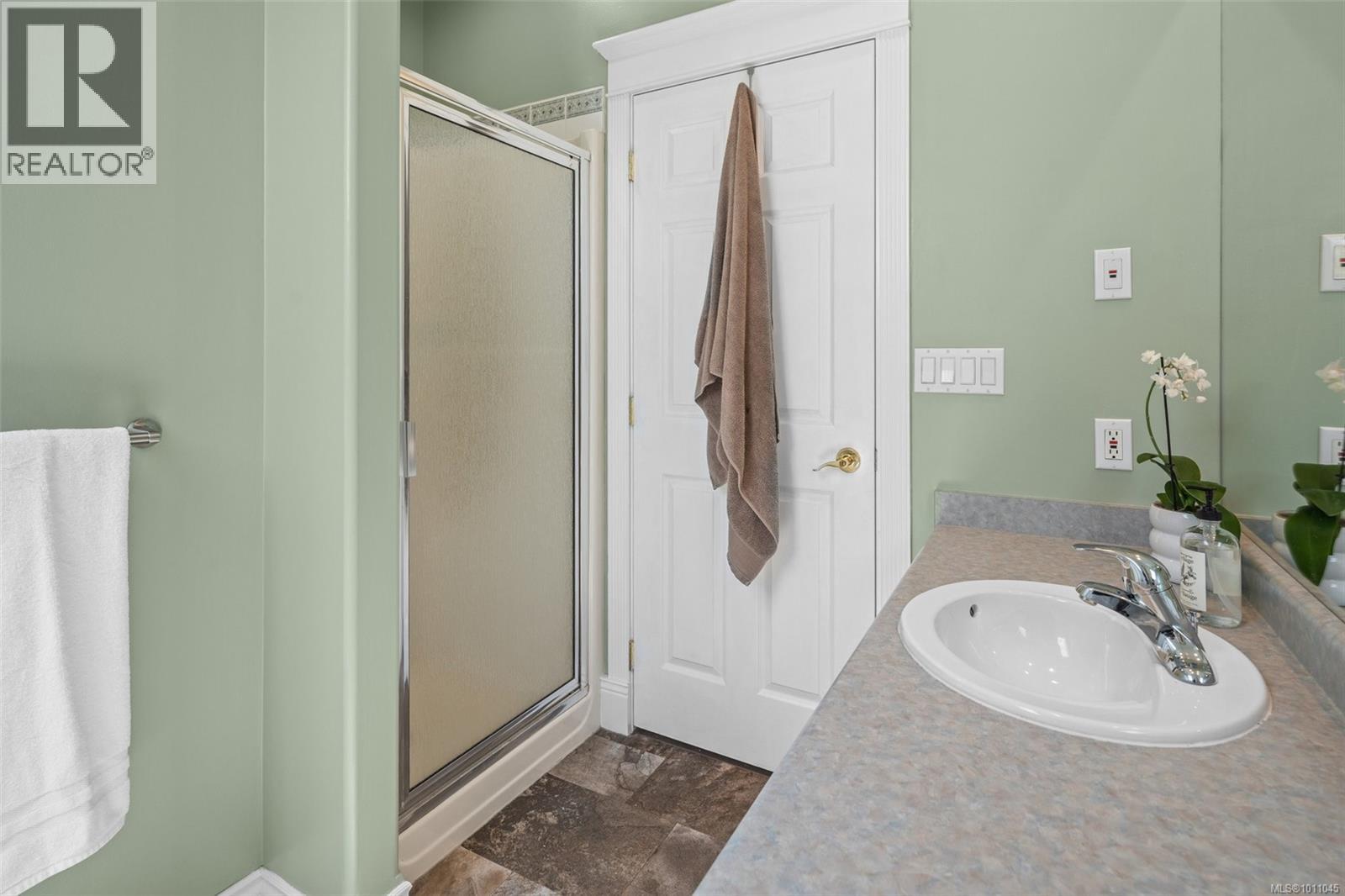 Photo 49 of 1644 Monterey Ave, Oak Bay BC