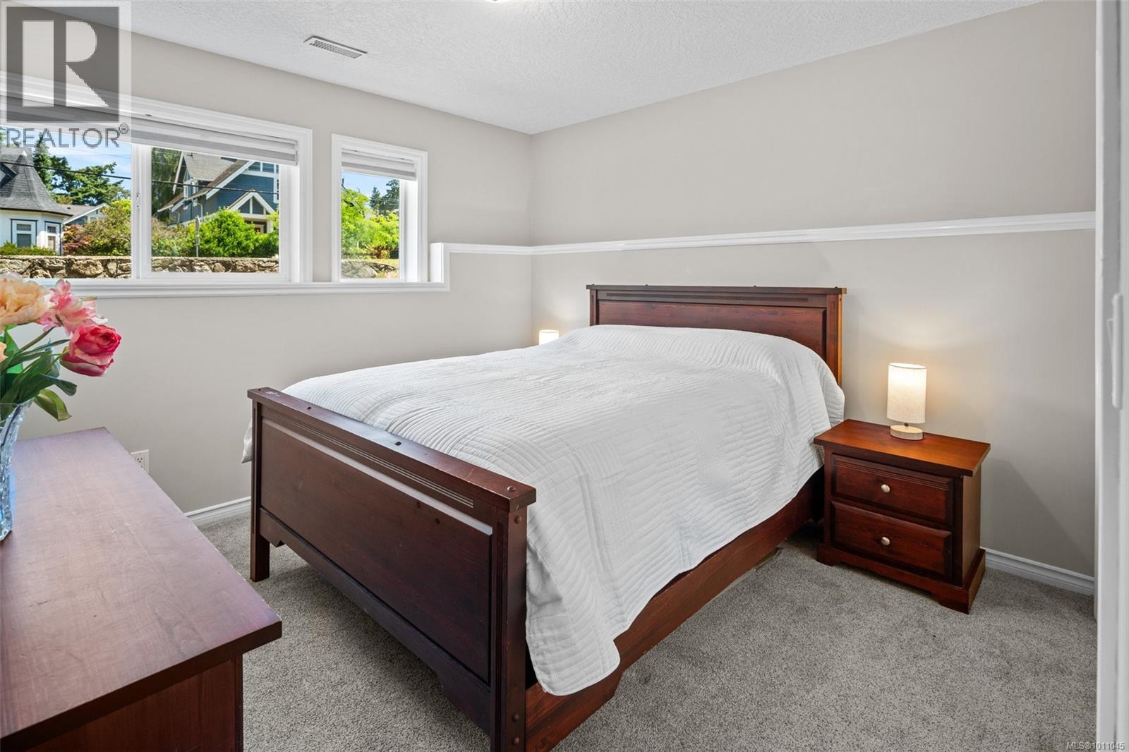 Photo 17 of 1644 Monterey Ave, Oak Bay BC