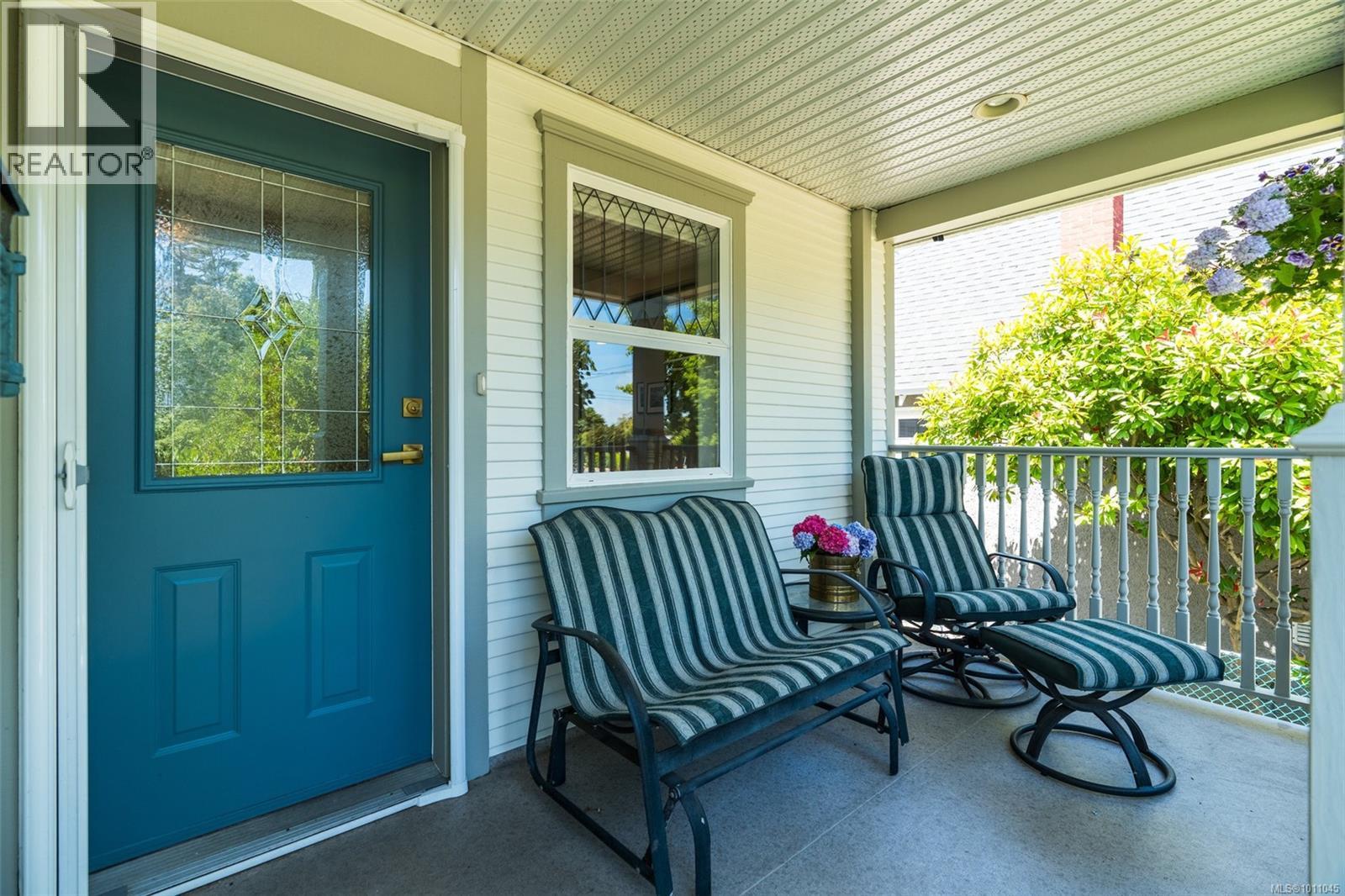 Photo 12 of 1644 Monterey Ave, Oak Bay BC