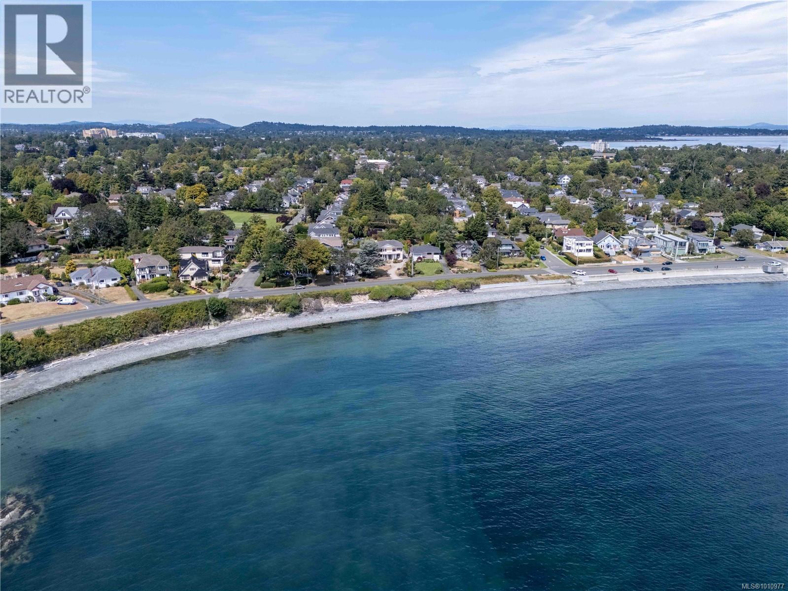  320 Beach Drive, Oak Bay