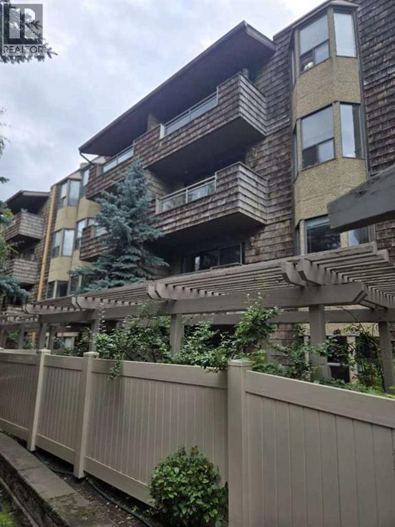 Single Family House for Sale in    Street NW Varsity Calgary 