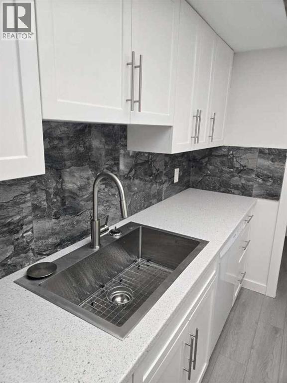 Single Family House for Sale in    Street NW Varsity Calgary 