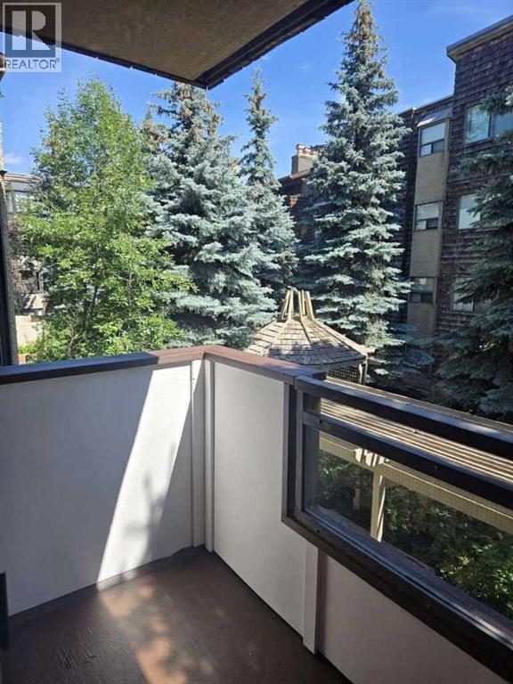 Single Family House for Sale in    Street NW Varsity Calgary 
