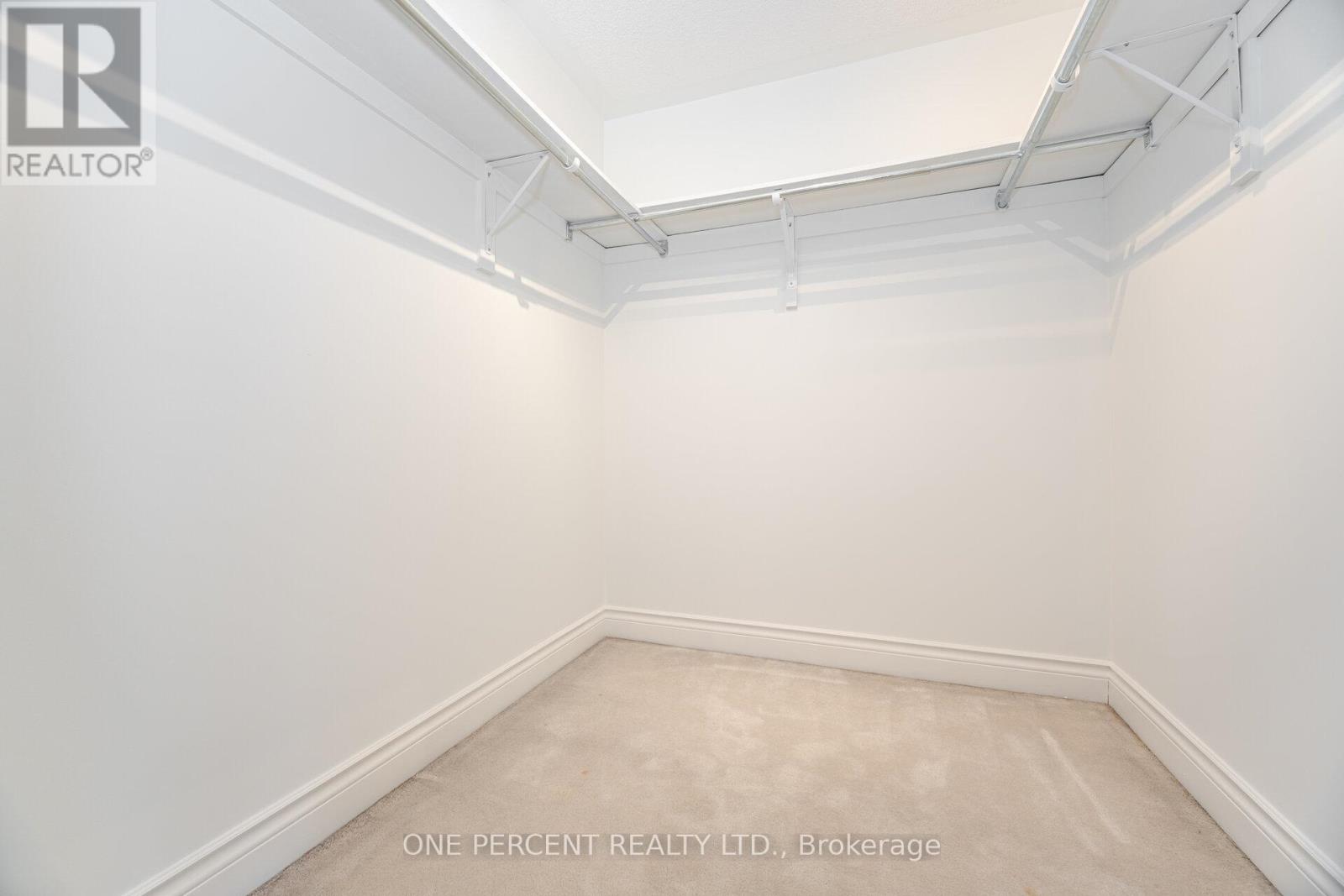 Photo 37 of 25 8038 Yonge Street, Vaughan ON