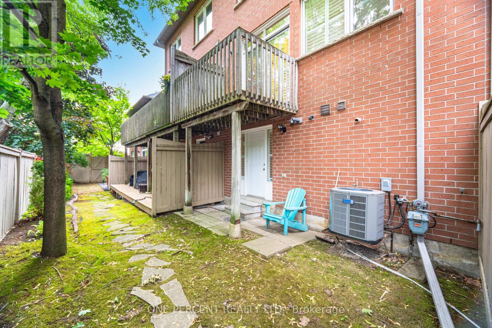 Photo 14 of 25 8038 Yonge Street, Vaughan ON