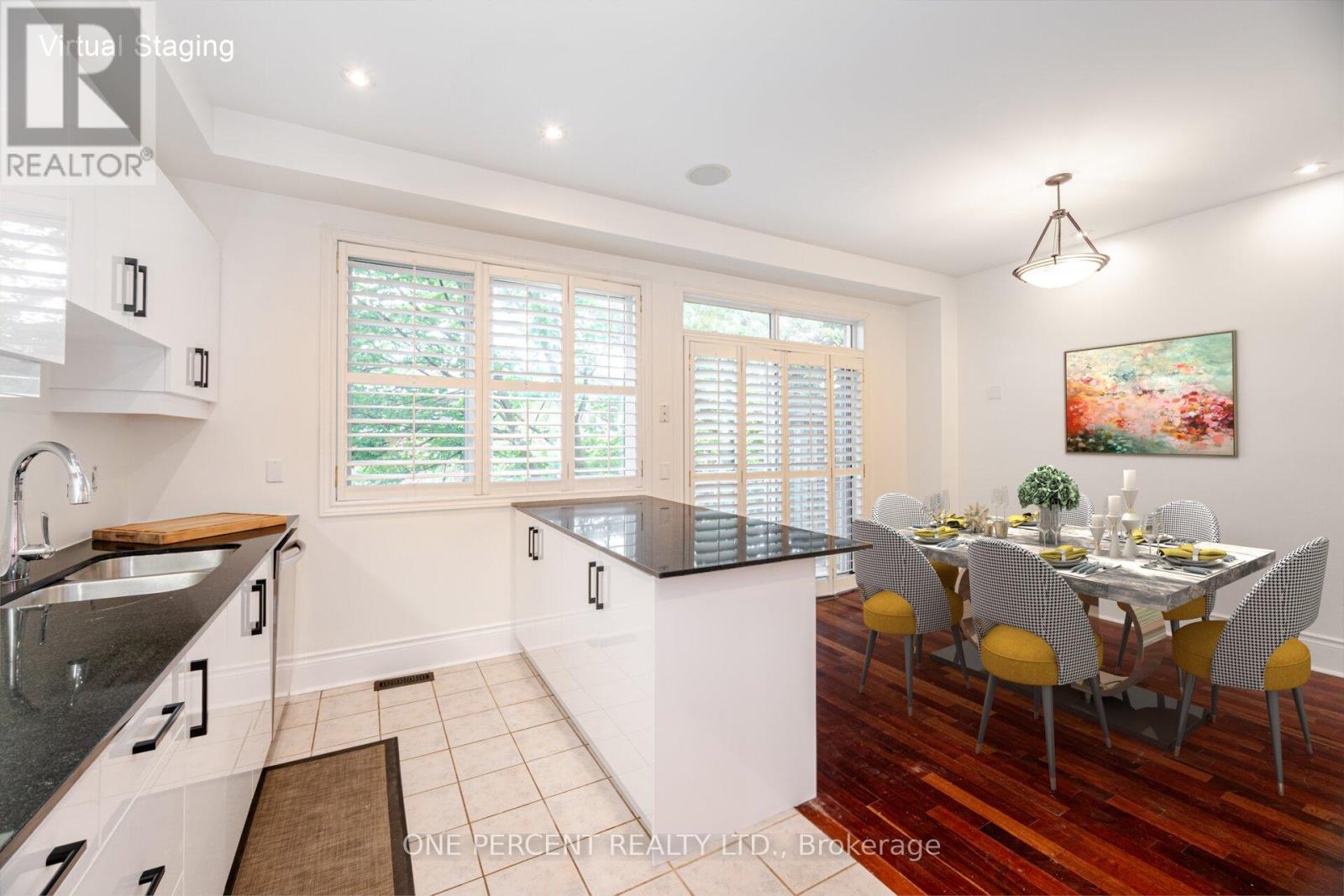 Photo 15 of 25 8038 Yonge Street, Vaughan ON