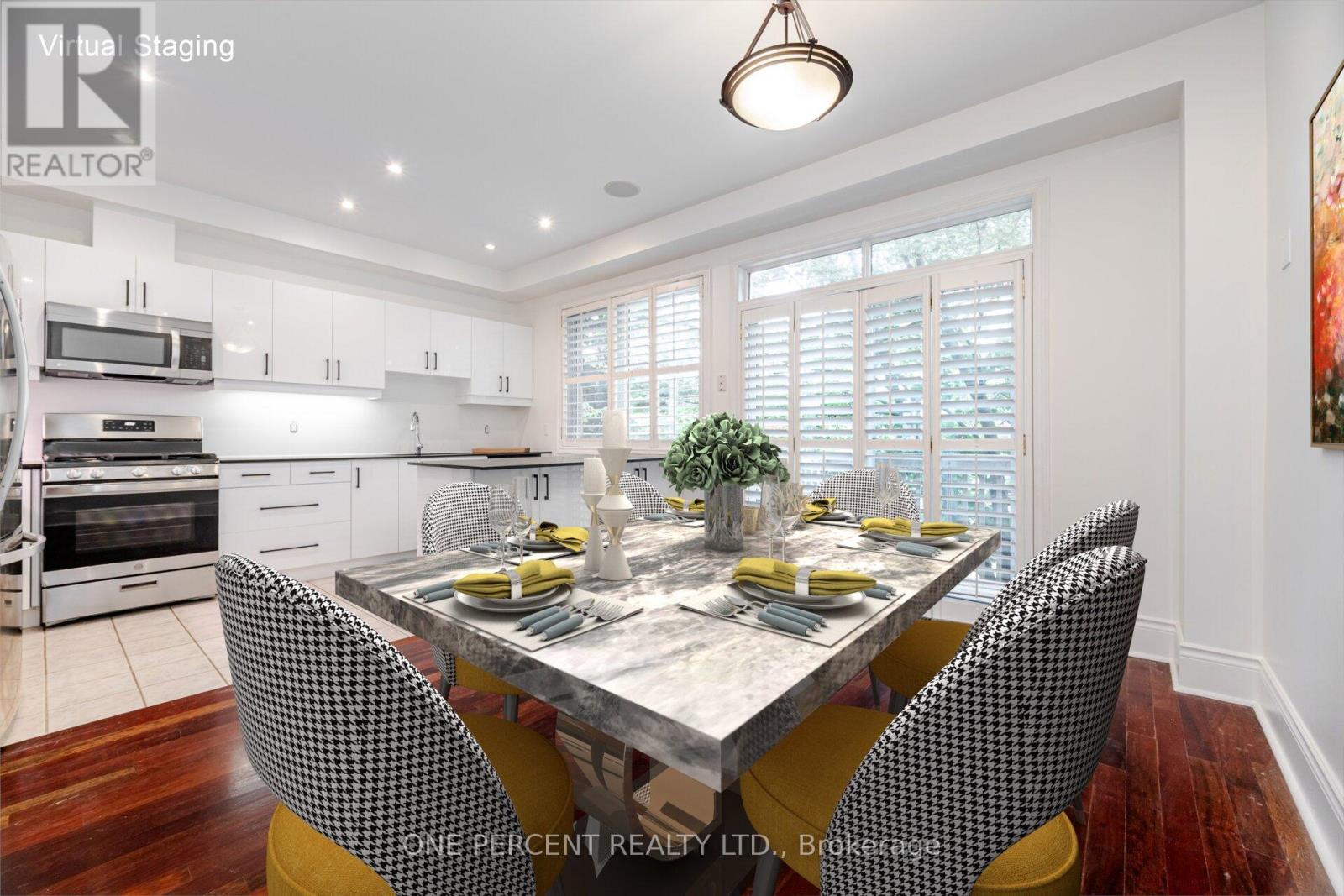 Photo 17 of 25 8038 Yonge Street, Vaughan ON