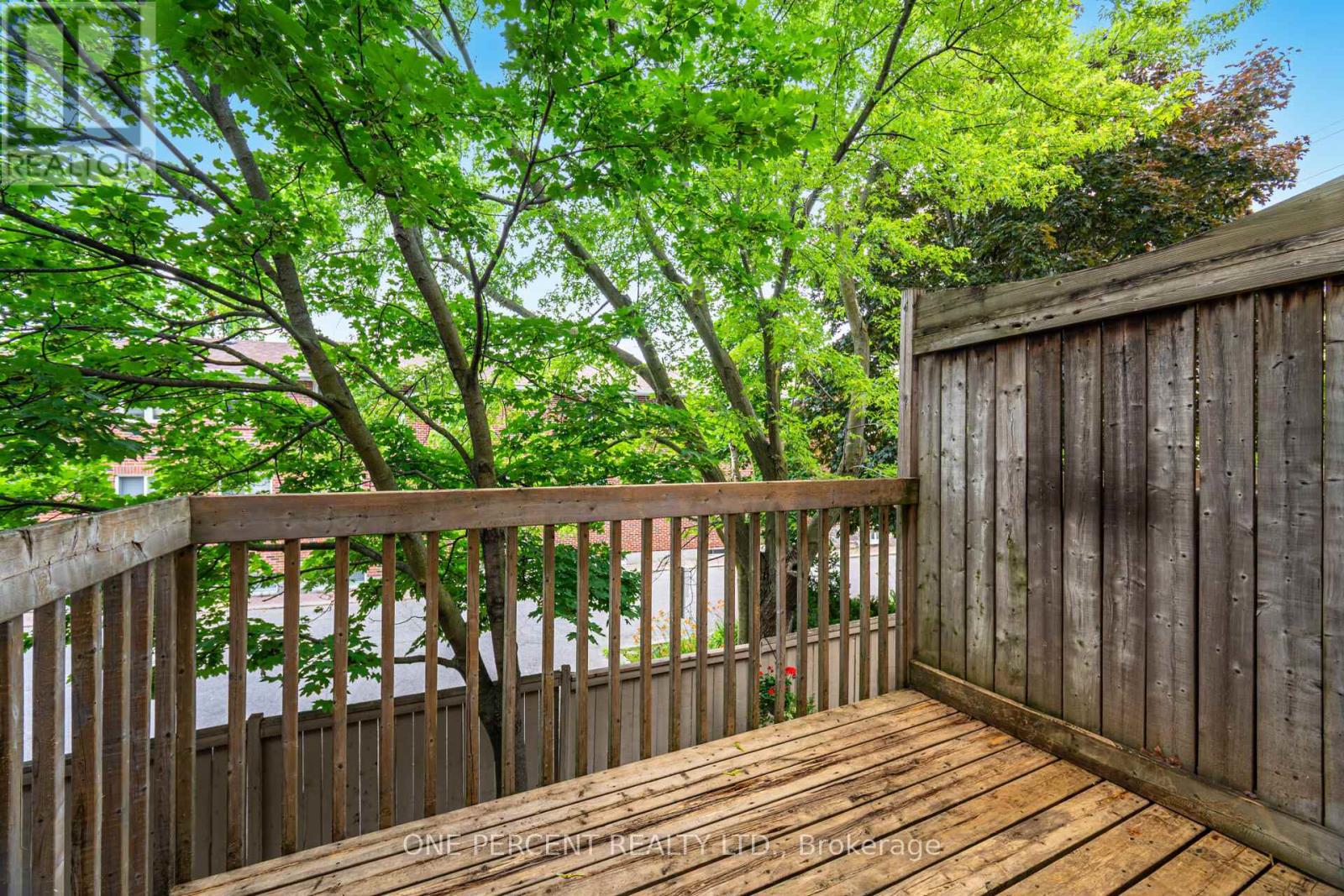 Photo 20 of 25 8038 Yonge Street, Vaughan ON