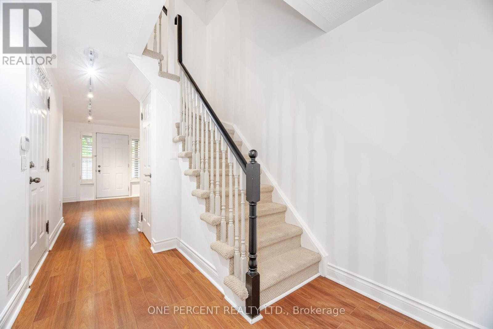 Photo 34 of 25 8038 Yonge Street, Vaughan ON